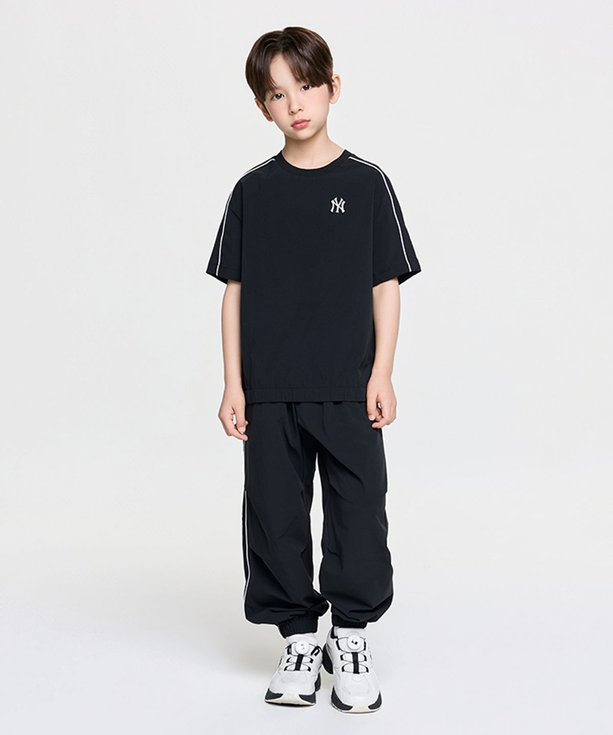엠엘비 키즈(MLB KIDS) 아웃도어 베이직 우븐팬츠 티셔츠세트 NY (Black)