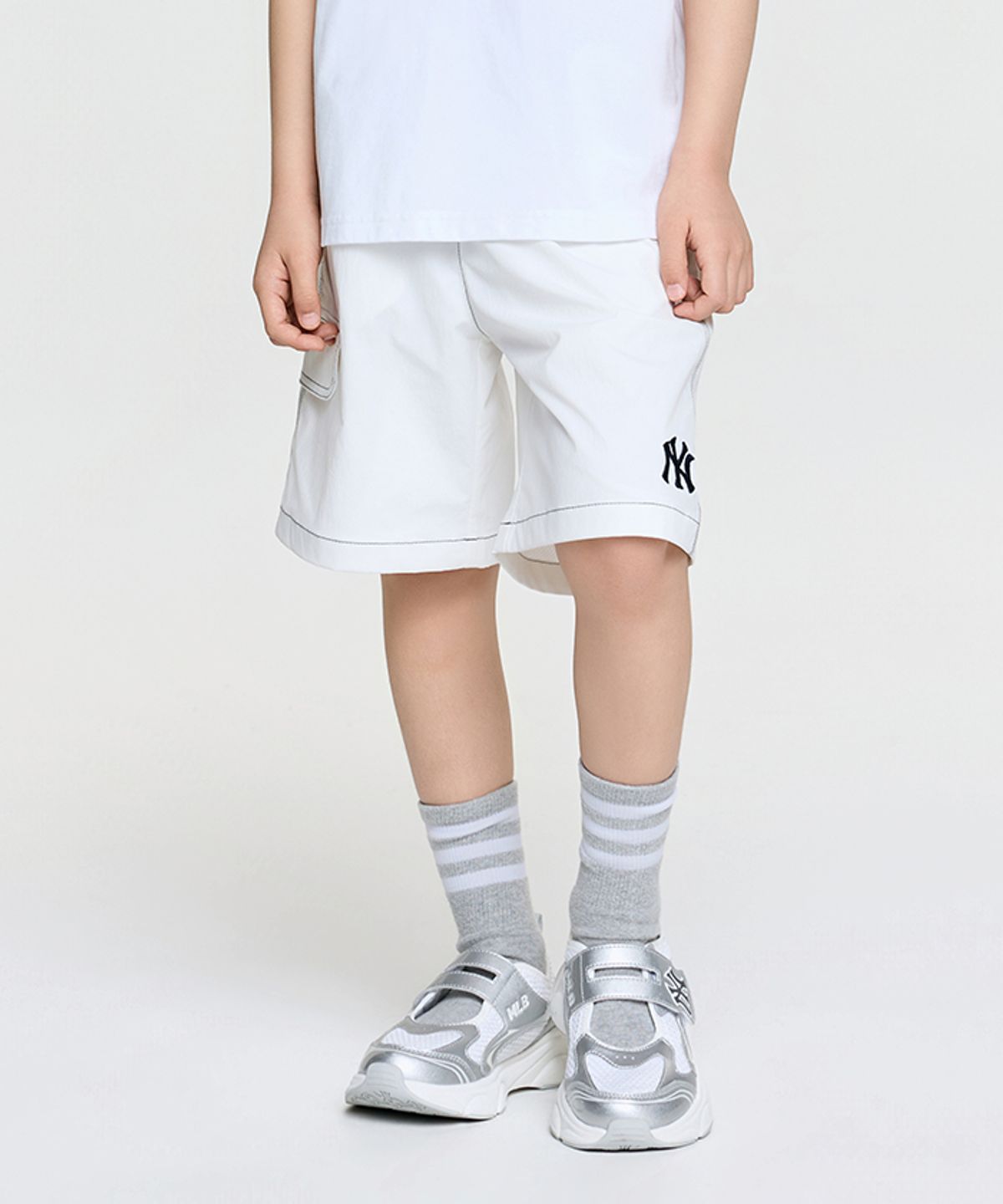 엠엘비 키즈(MLB KIDS) 스포티브 스몰로고 나일론 5부 팬츠 NY (White)