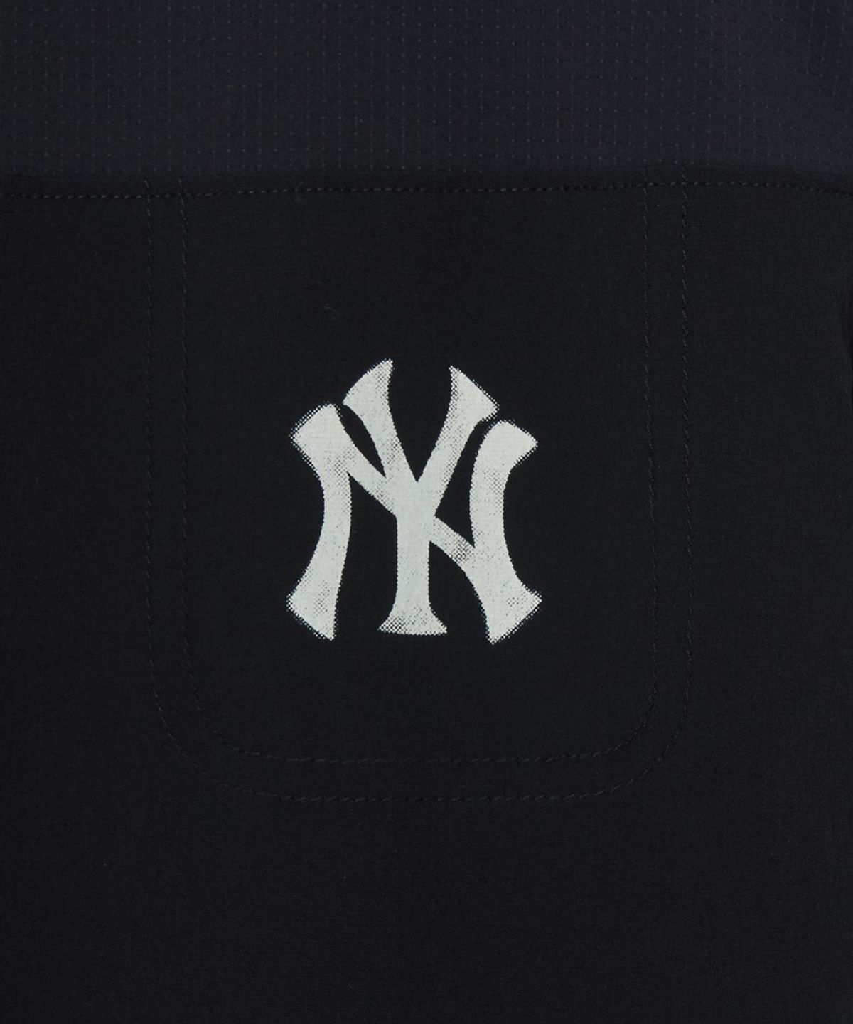 엠엘비 키즈(MLB KIDS) 스트릿 베이직 우븐 V넥 티셔츠 NY (Black)