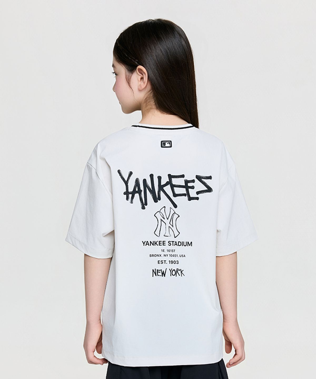 엠엘비 키즈(MLB KIDS) 스트릿 베이직 우븐 V넥 티셔츠 NY (Mg.Cream)