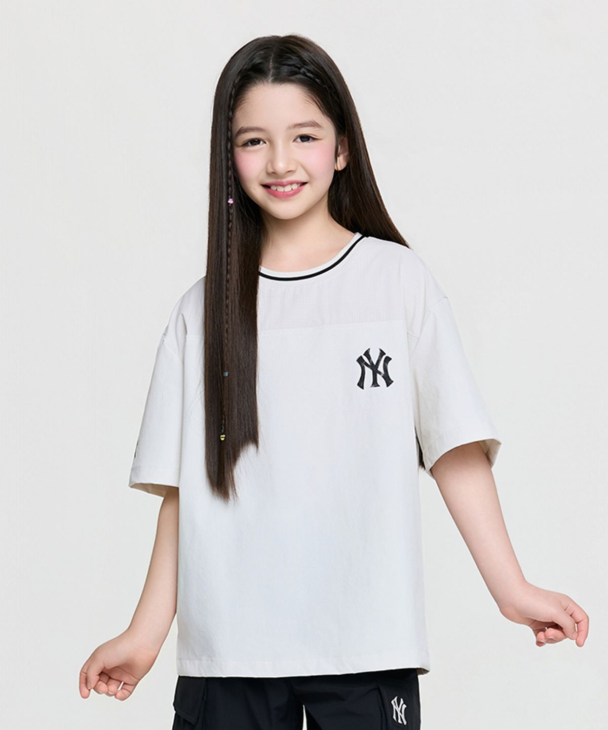 엠엘비 키즈(MLB KIDS) 스트릿 베이직 우븐 V넥 티셔츠 NY (Mg.Cream)