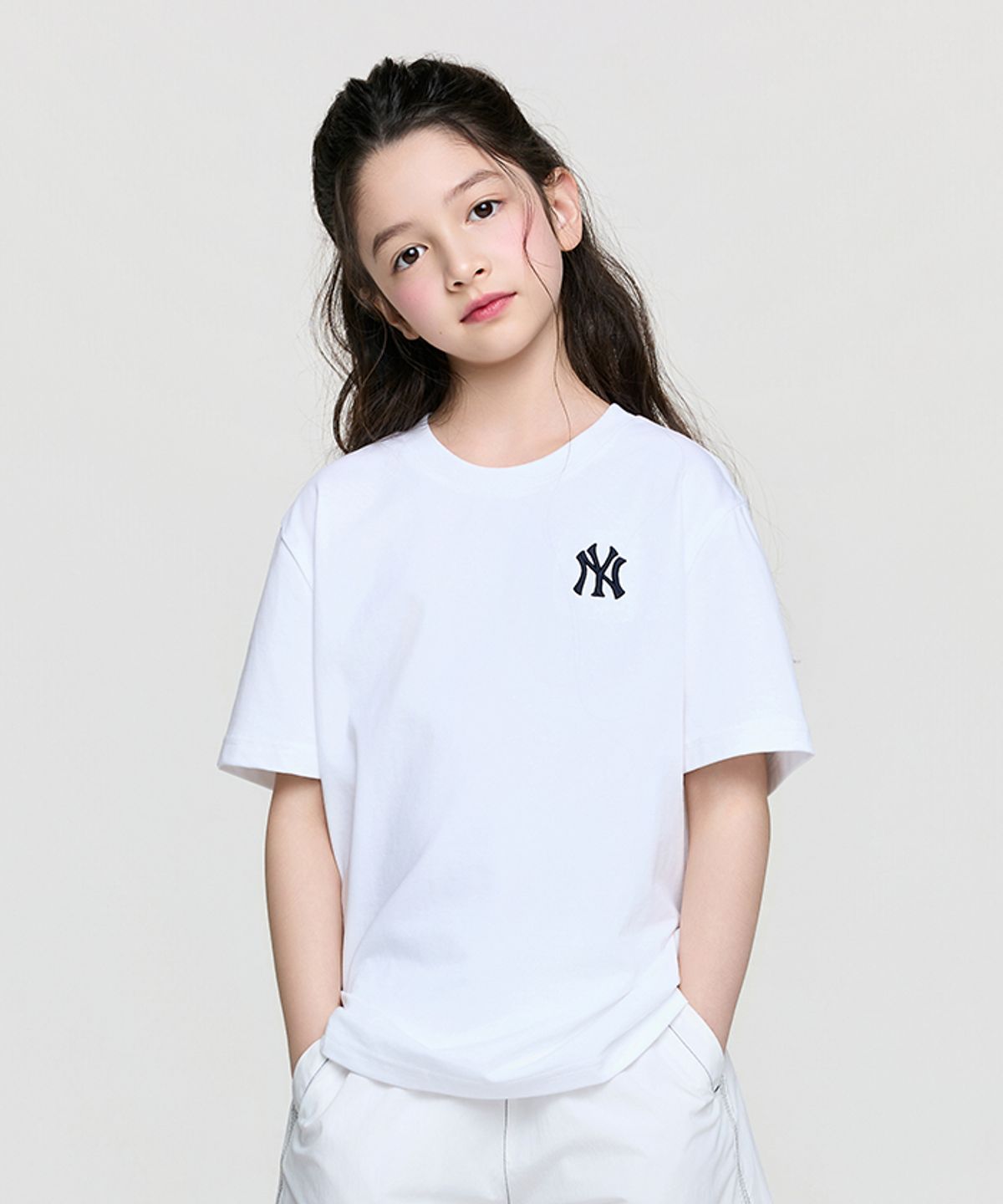 엠엘비 키즈(MLB KIDS) 베이직 스포티브 스몰로고 티셔츠 NY (White)