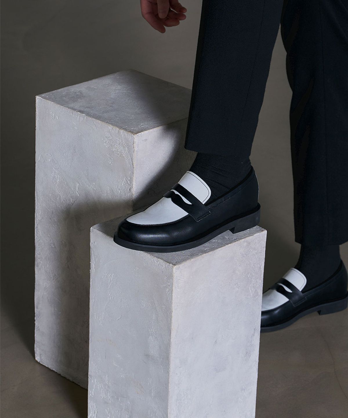 오키플레이스(OKEYPLACE) 4.5cm 가죽 콤비 배색 페니로퍼 (OKPL-45LF305)