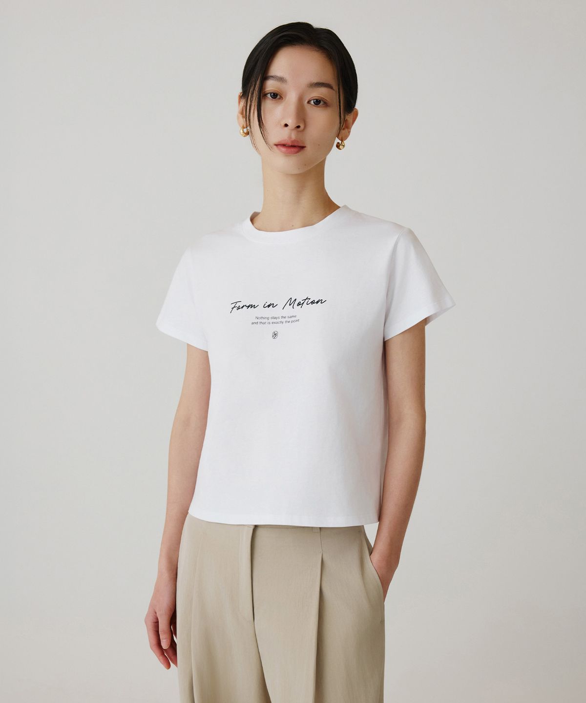 시야쥬(SIYAZU) SITP5266 미니멀 폰트 반팔 티셔츠_White