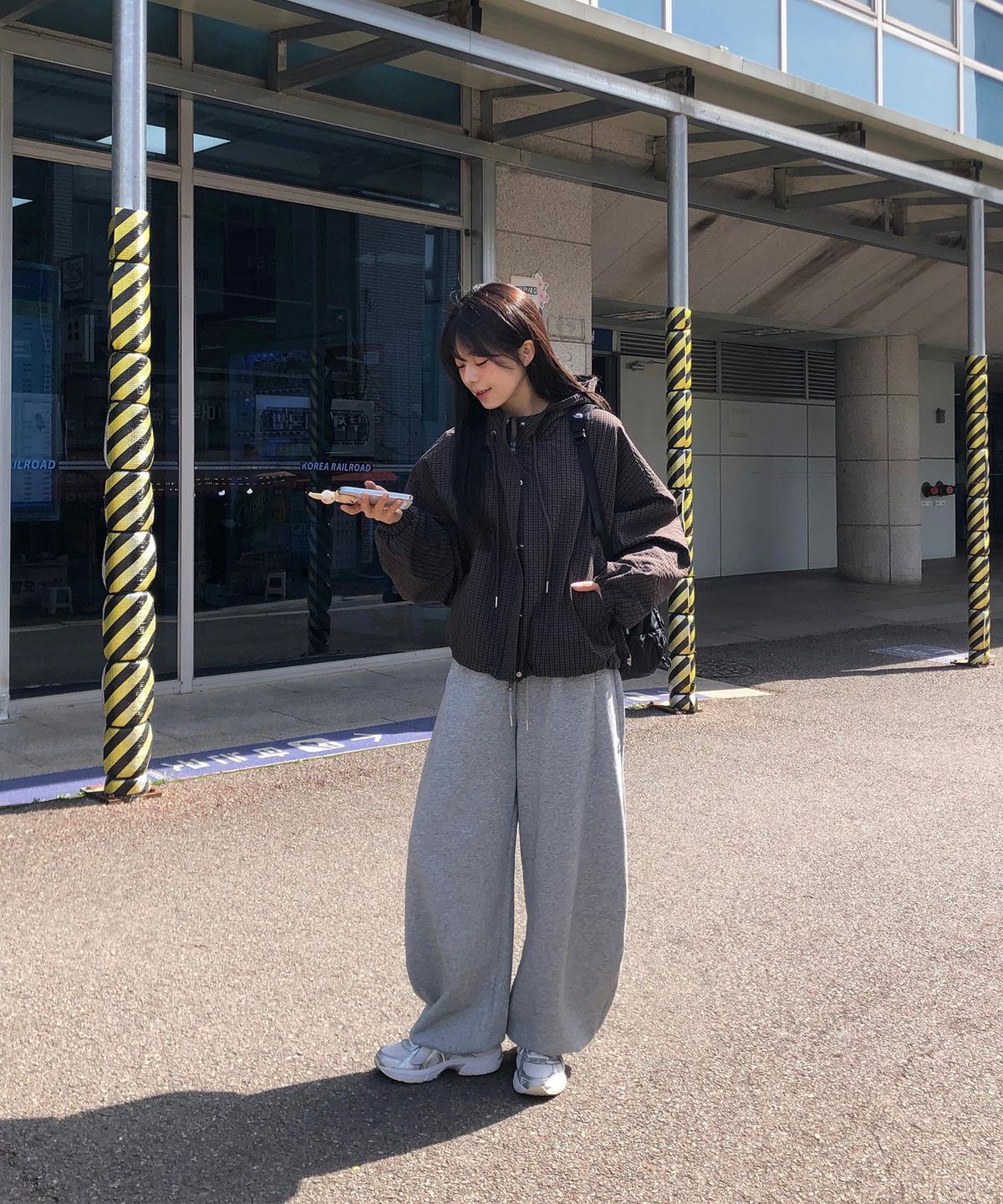 미쏘(MIXXO) 커브드 밴딩 팬츠_MIWTMG80QC/MIWTMG92QA