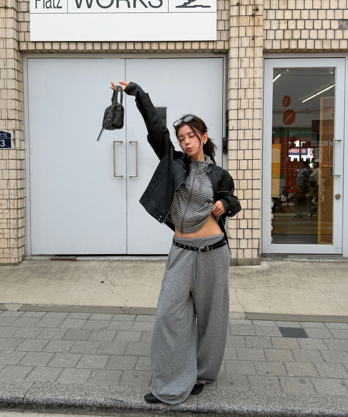 미쏘(MIXXO) 커브드 밴딩 팬츠_MIWTMG80QC/MIWTMG92QA