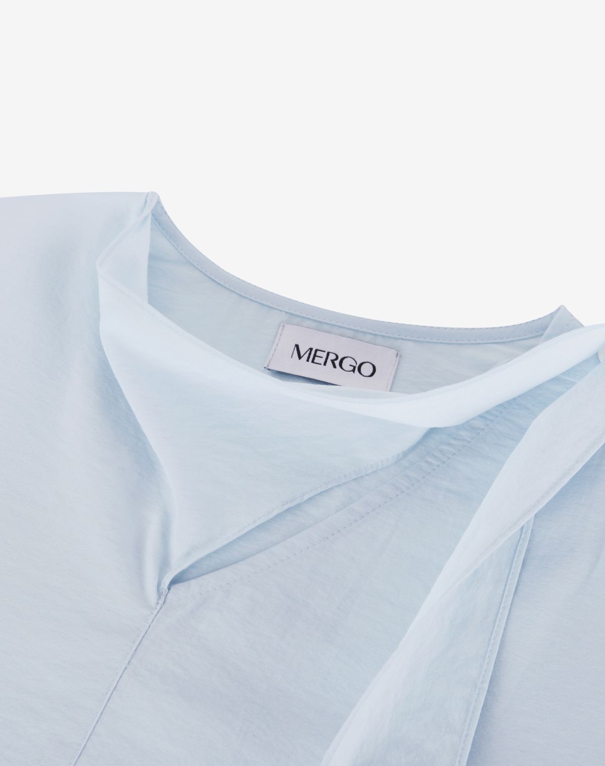 메르고(MERGO) 우먼 넥 스트랩 실크 코튼 블라우스 [스카이블루]