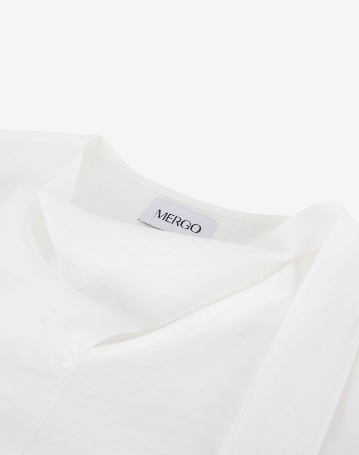 메르고(MERGO) 우먼 넥 스트랩 실크 코튼 블라우스 [화이트]