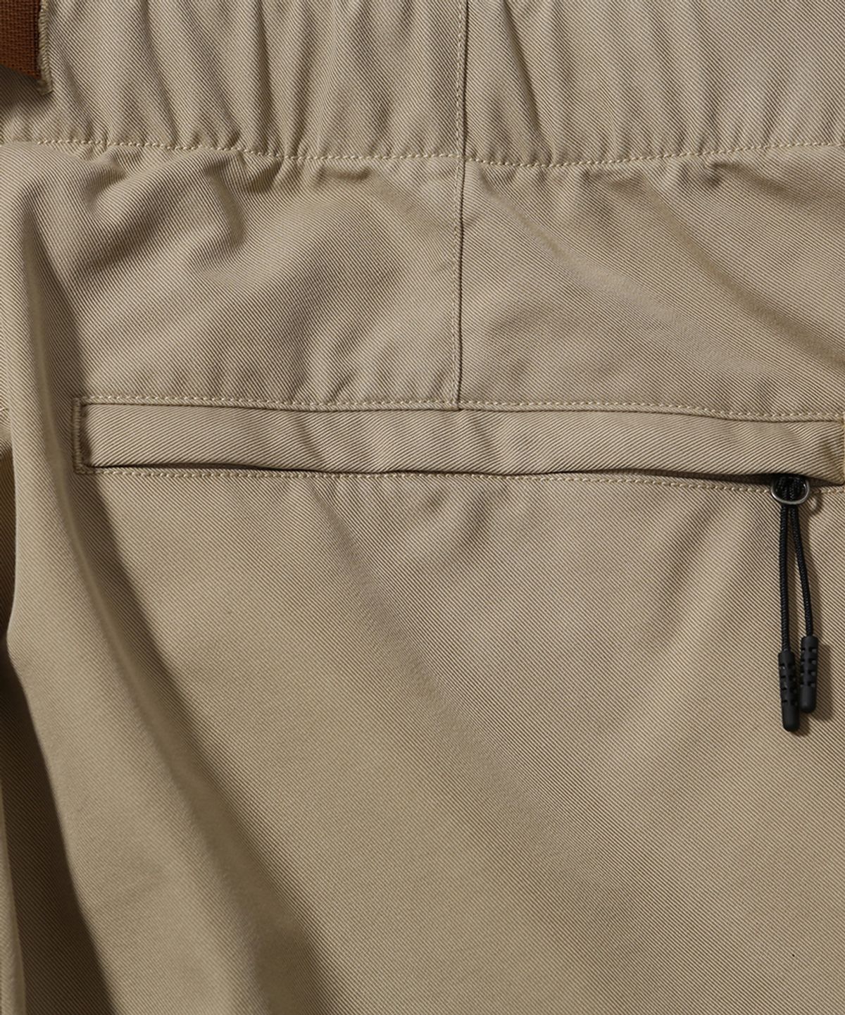 모이프(MOIF) [SS26] COMFY SKATER PANTS / PALE KHAKI