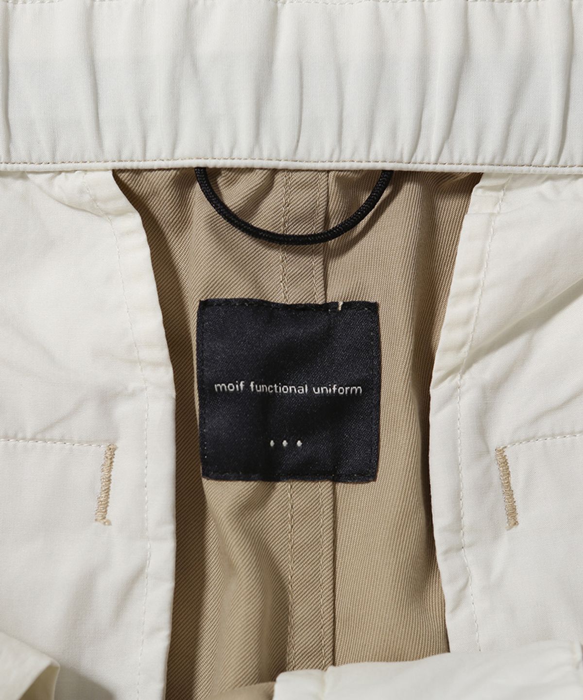 모이프(MOIF) [SS26] COMFY SKATER PANTS / PALE KHAKI