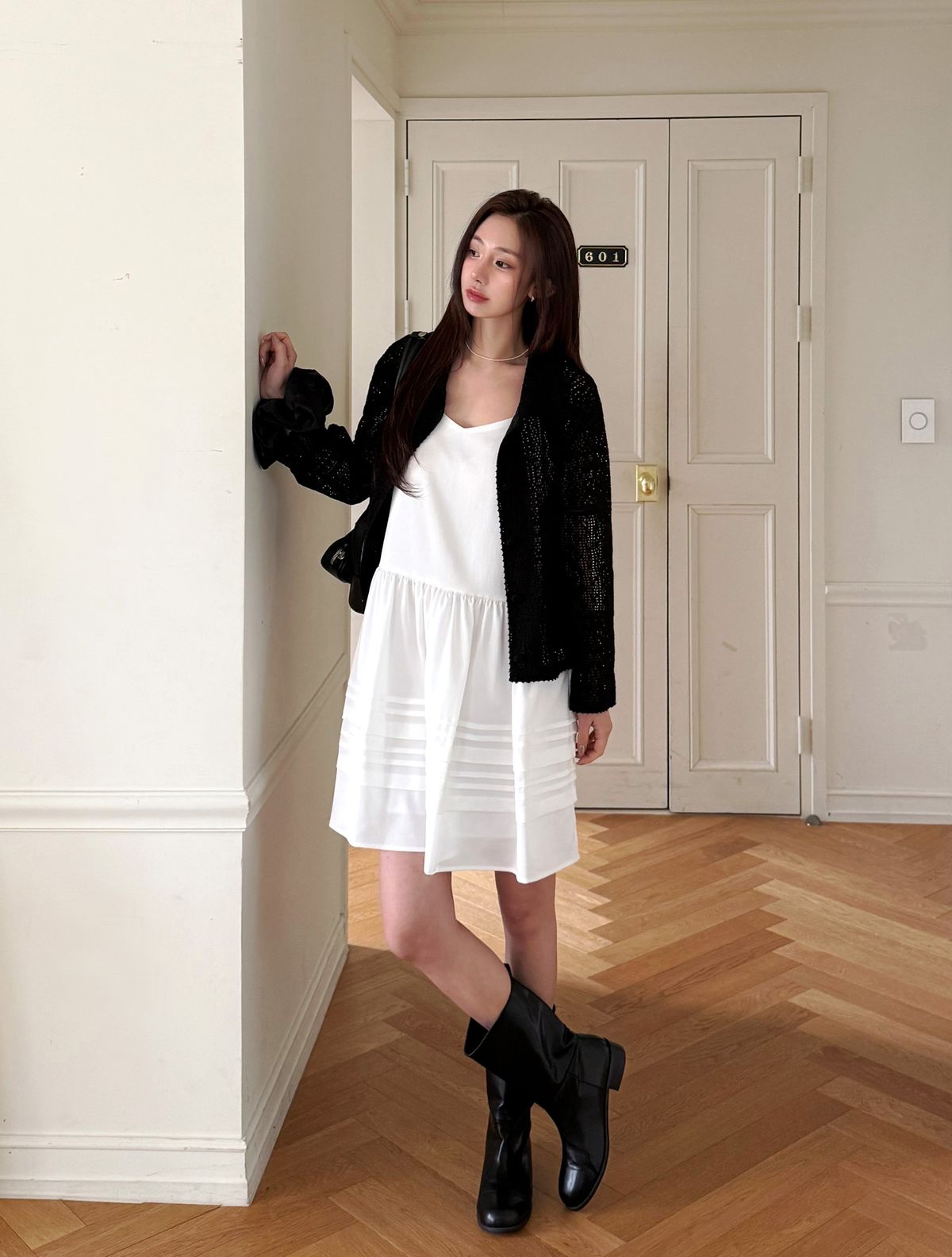 에브레(EBRE) 레이스펀칭가디건 블랙