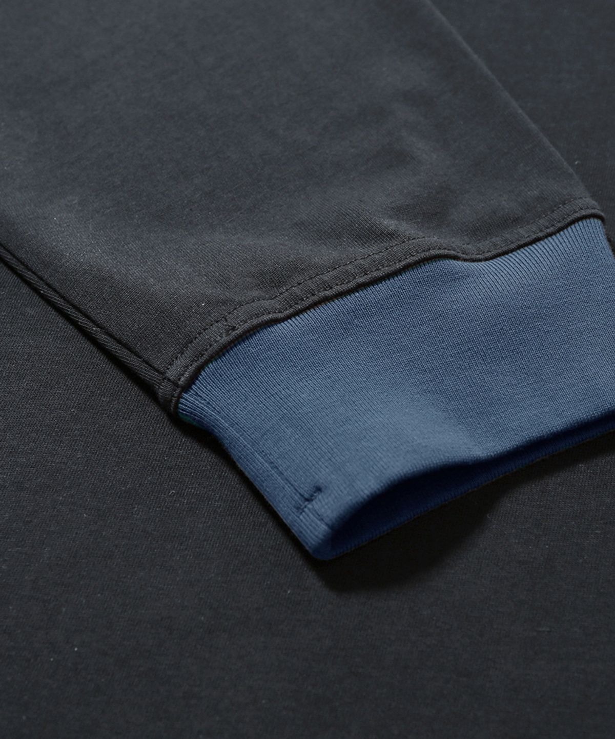 모이프(MOIF) [SS26] RINGER L/S TEE / CHARCOAL