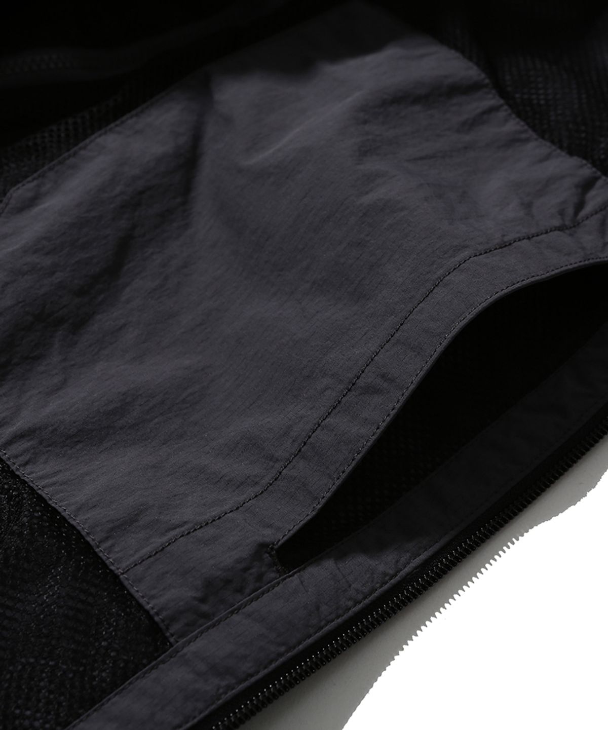 모이프(MOIF) [SS26] WIDE MODULAR PARKA / GRAPHITE