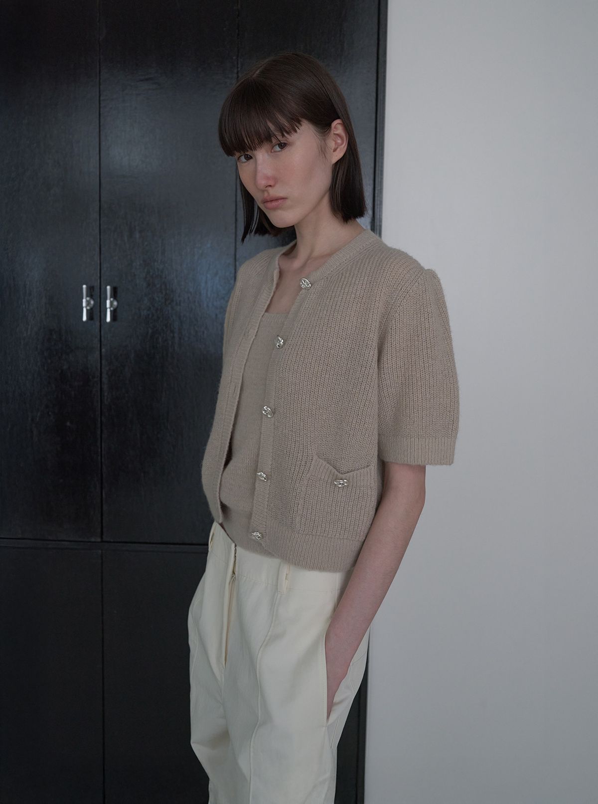 디에토(DEETO) Alpaca Royal Ribbed Half-Sleeve Cardigan [BEIGE]