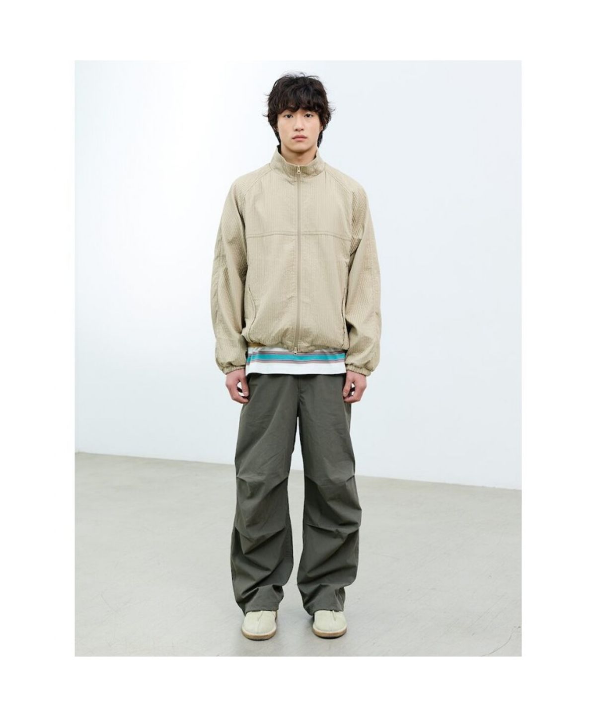 샌드 사운드(SAND SOUND) (UNISEX) 플리츠 볼륨 하이넥 윈드 점퍼  베이지
