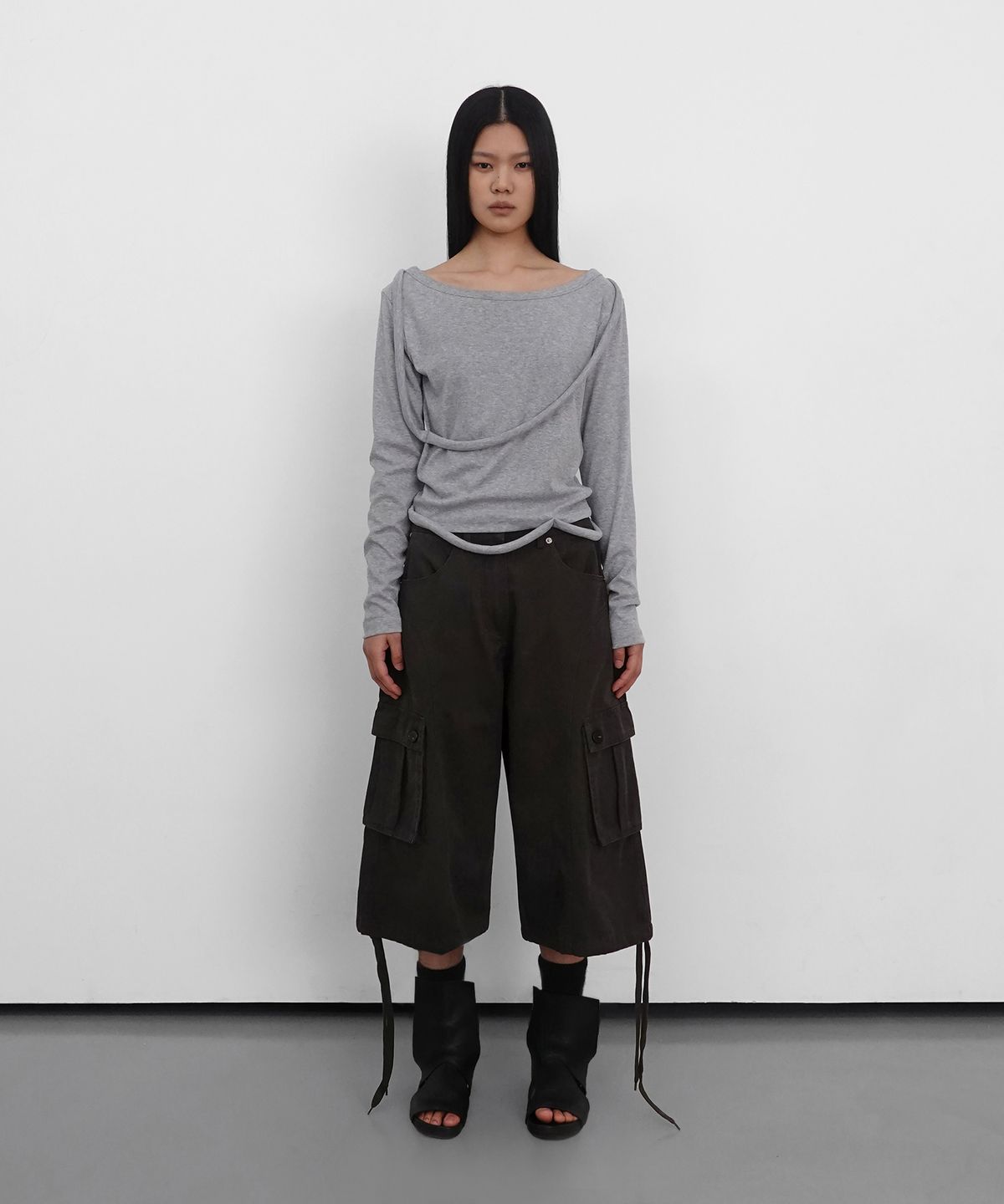 샌드릭(SANDRIC) Strap Wide Neck T_Melange Grey