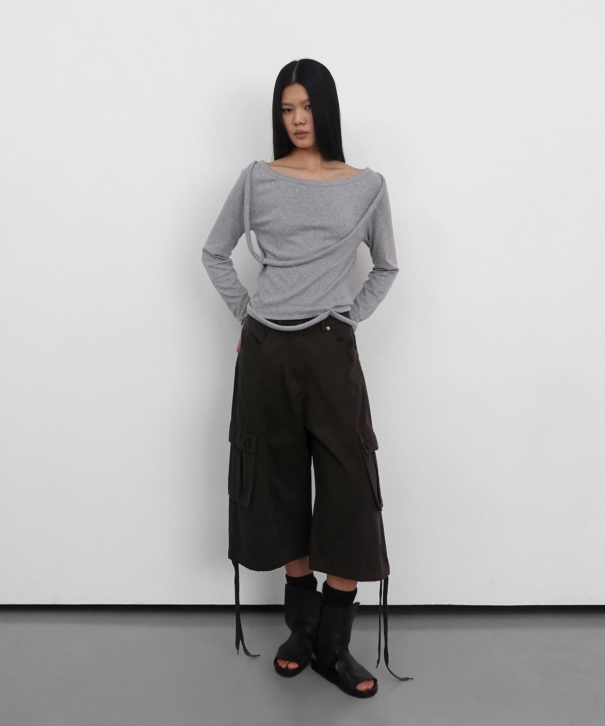 샌드릭(SANDRIC) Strap Wide Neck T_Melange Grey