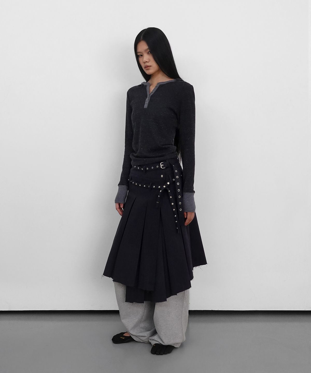 샌드릭(SANDRIC) Eyelet Layered Midi Skirt_Navy