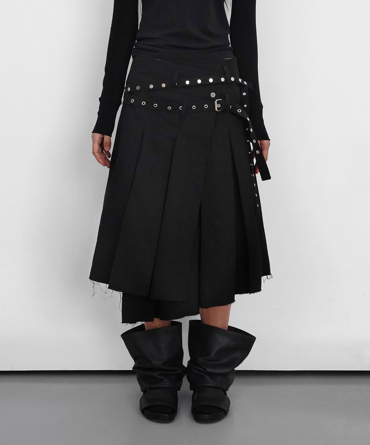 샌드릭(SANDRIC) Eyelet Layered Midi Skirt_Black