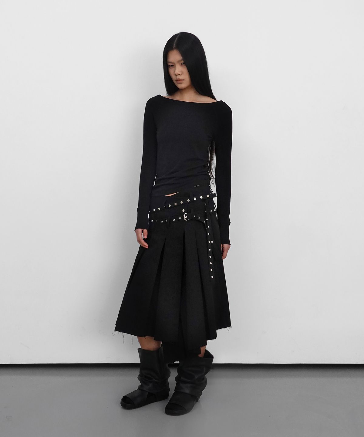 샌드릭(SANDRIC) Eyelet Layered Midi Skirt_Black