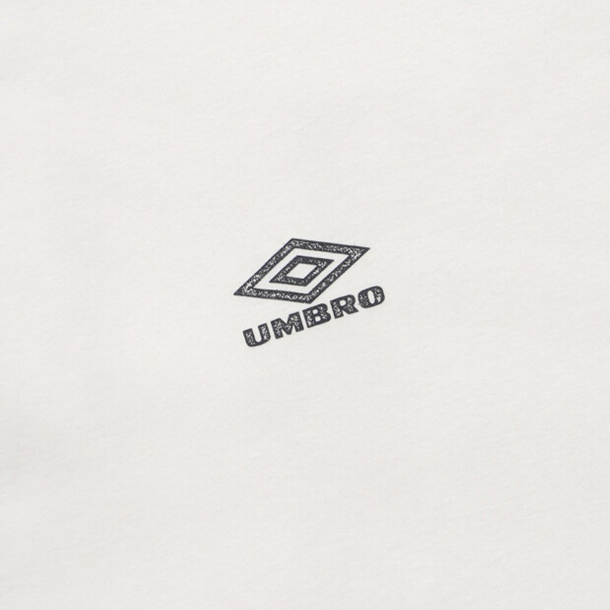 엄브로(UMBRO) NQ 스탬프 그래픽 반팔티 화이트 UR111CRS31
