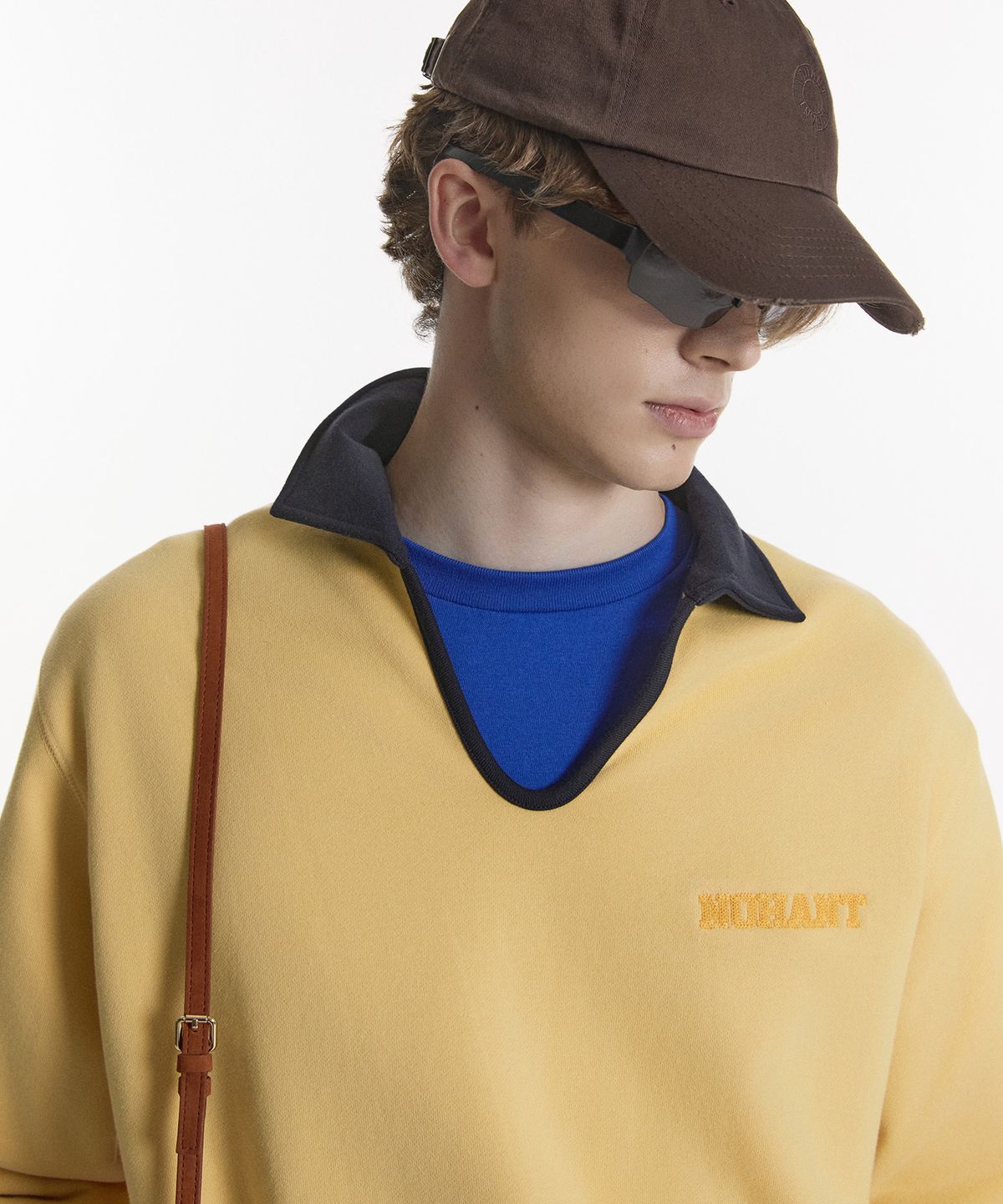 노앙(NOHANT) CLASSIC V-NECK SWEATSHIRT YELLOW