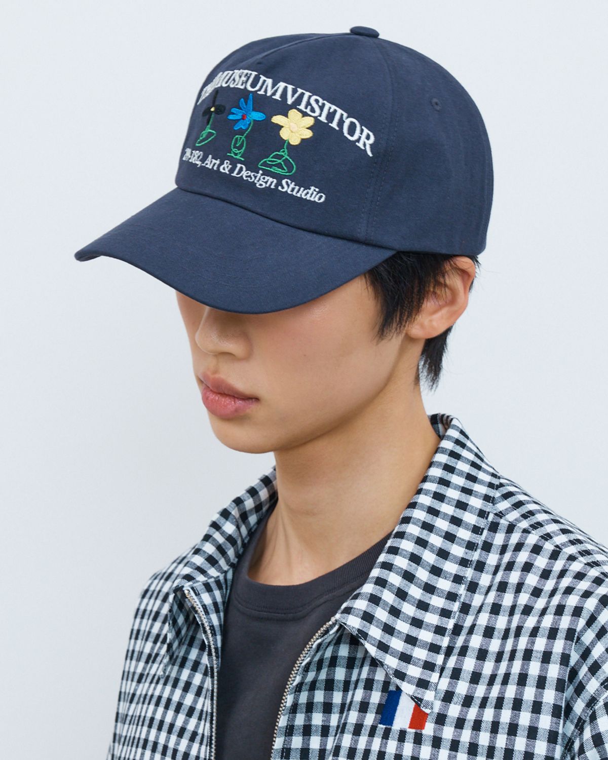 더뮤지엄비지터(THEMUSEUMVISITOR) SIGNATURE LOGO BALL CAP (CHARCOAL)