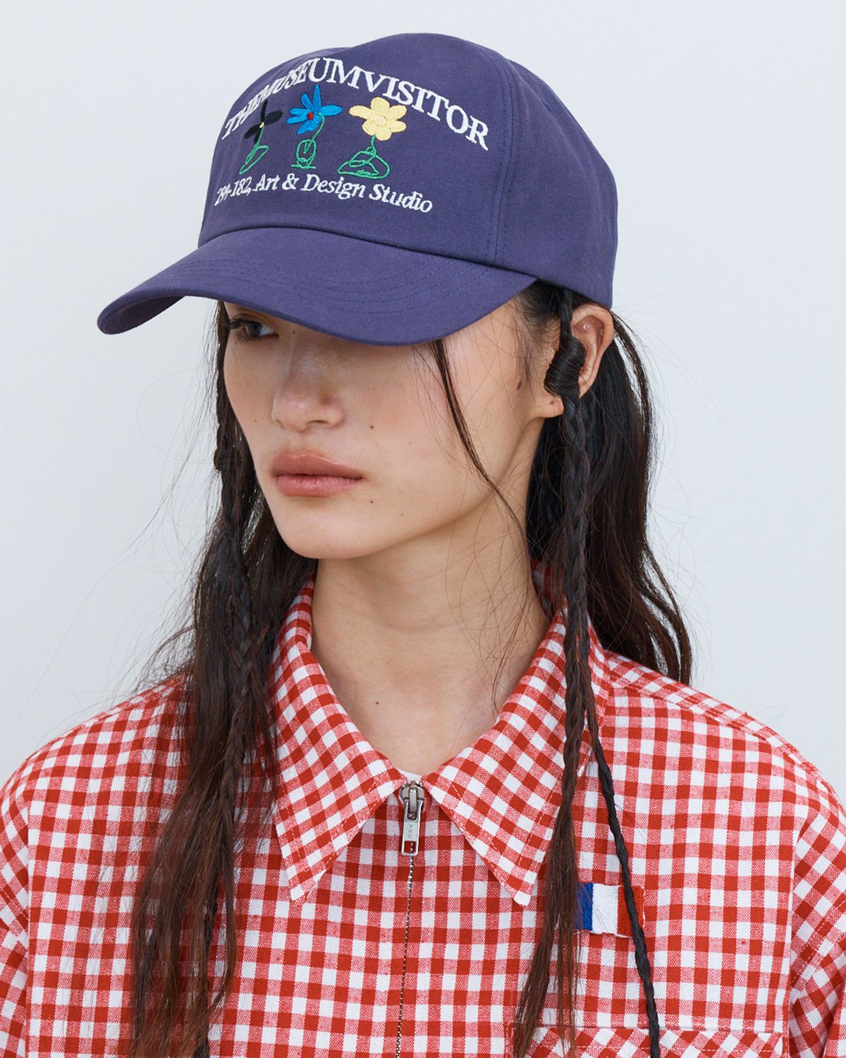 더뮤지엄비지터(THEMUSEUMVISITOR) SIGNATURE LOGO BALL CAP (PURPLE)