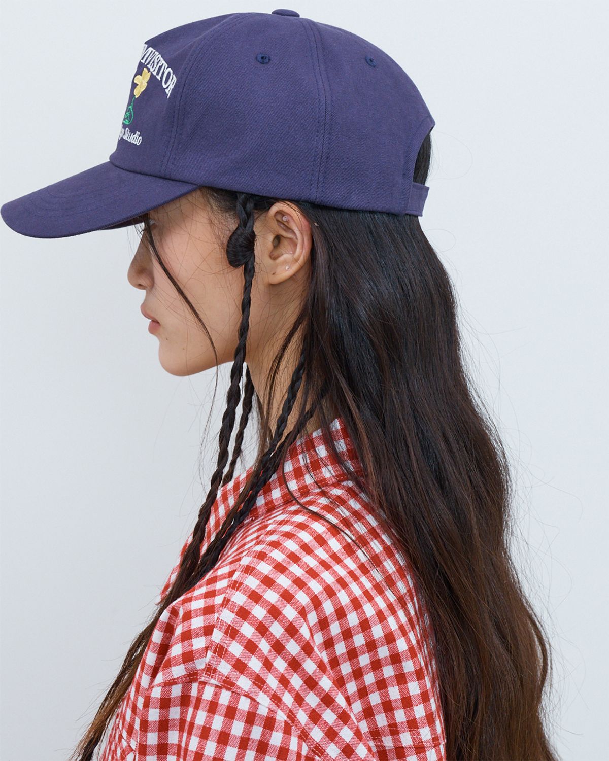 더뮤지엄비지터(THEMUSEUMVISITOR) SIGNATURE LOGO BALL CAP (PURPLE)