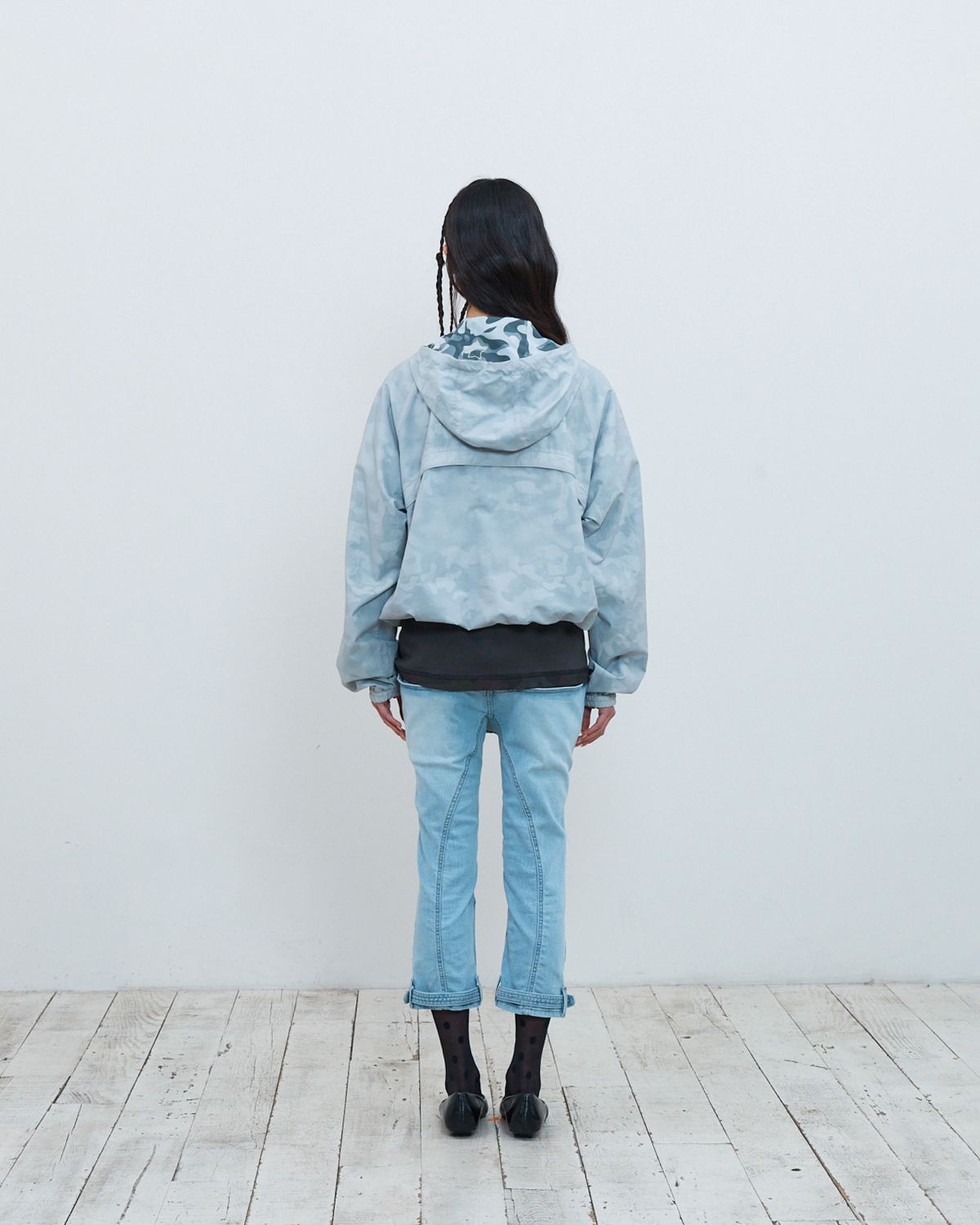 더뮤지엄비지터(THEMUSEUMVISITOR) W BONDAGE CAPRI PANTS (LIGHT BLUE)