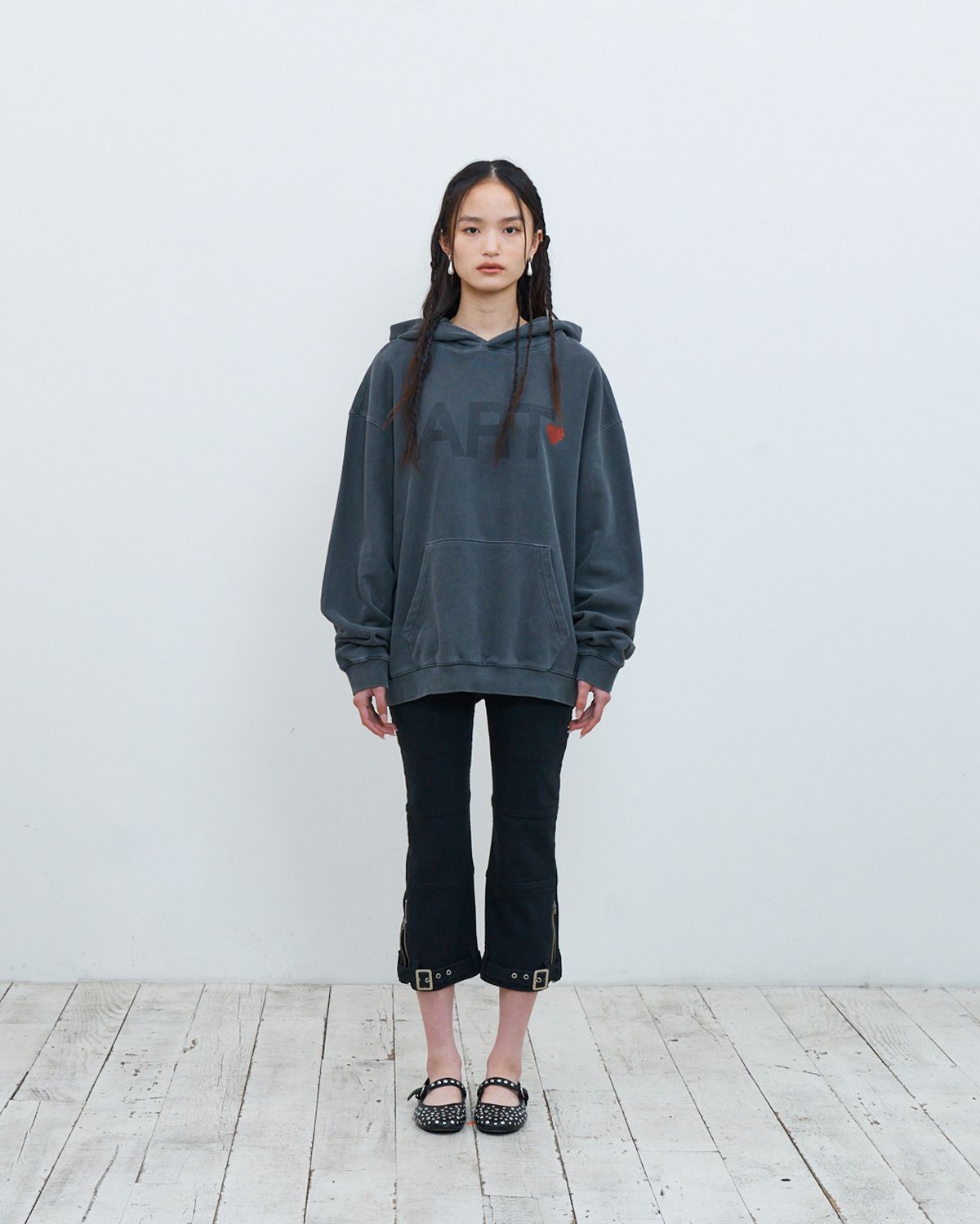 더뮤지엄비지터(THEMUSEUMVISITOR) W BONDAGE CAPRI PANTS (BLACK)