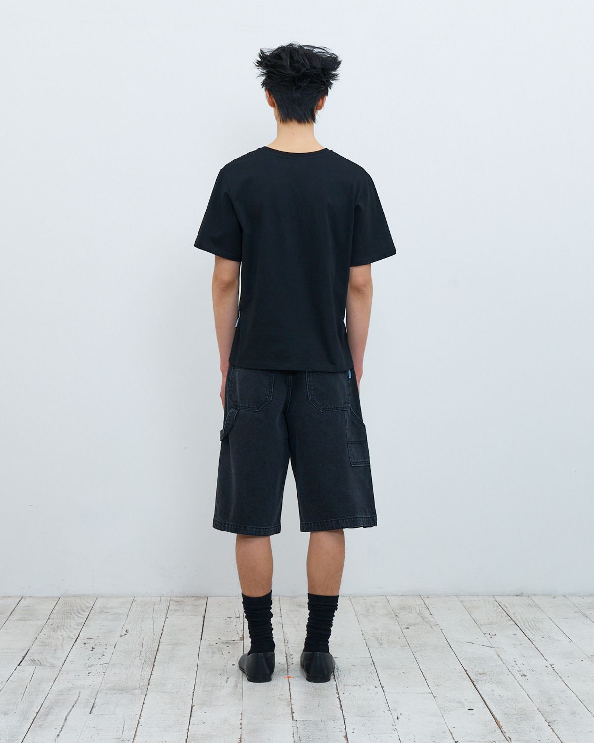 더뮤지엄비지터(THEMUSEUMVISITOR) CARPENTER DENIM SHORTS (BLACK DENIM)