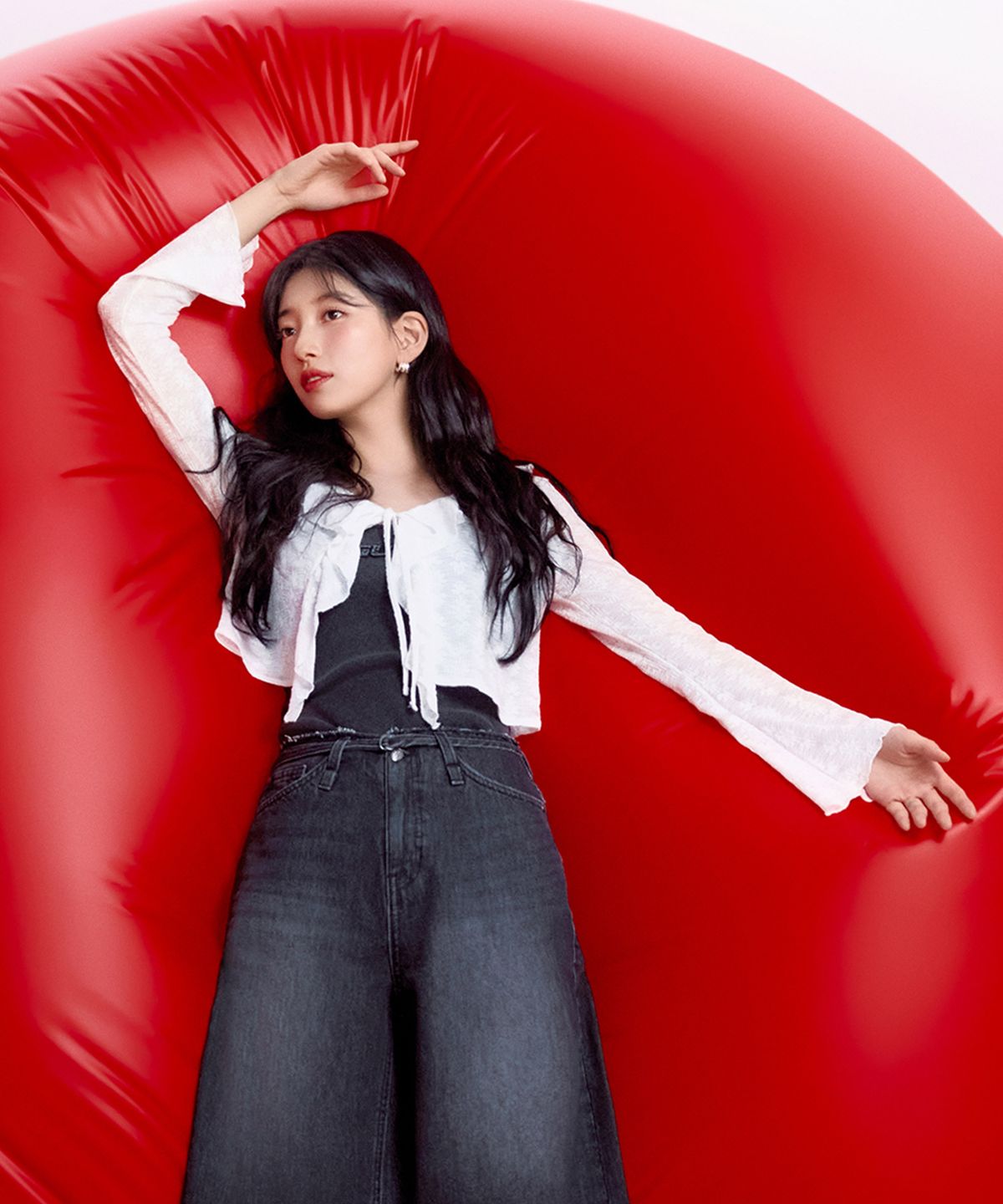 게스(GUESS) [SUZY] 2color 잔꽃 러플 가디건 YQ2W3255