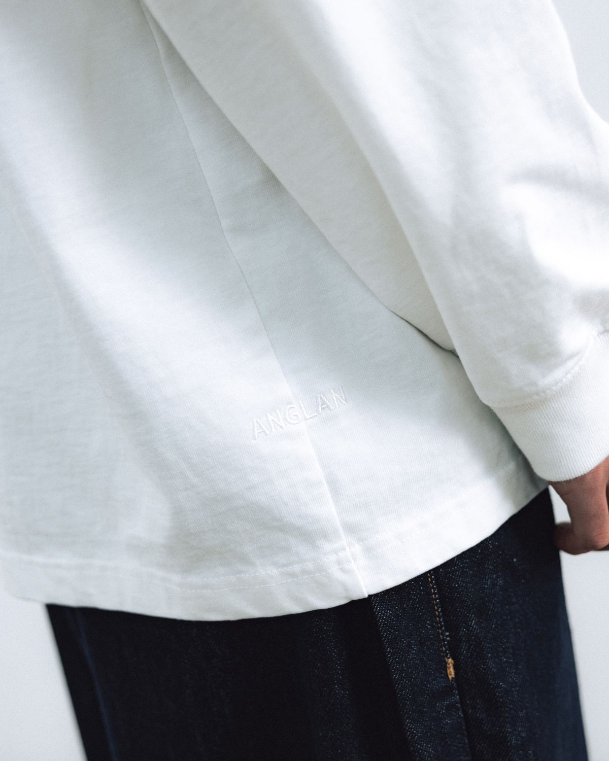 앵글런(ANGLAN) Essential Pocket Long Sleeve - White