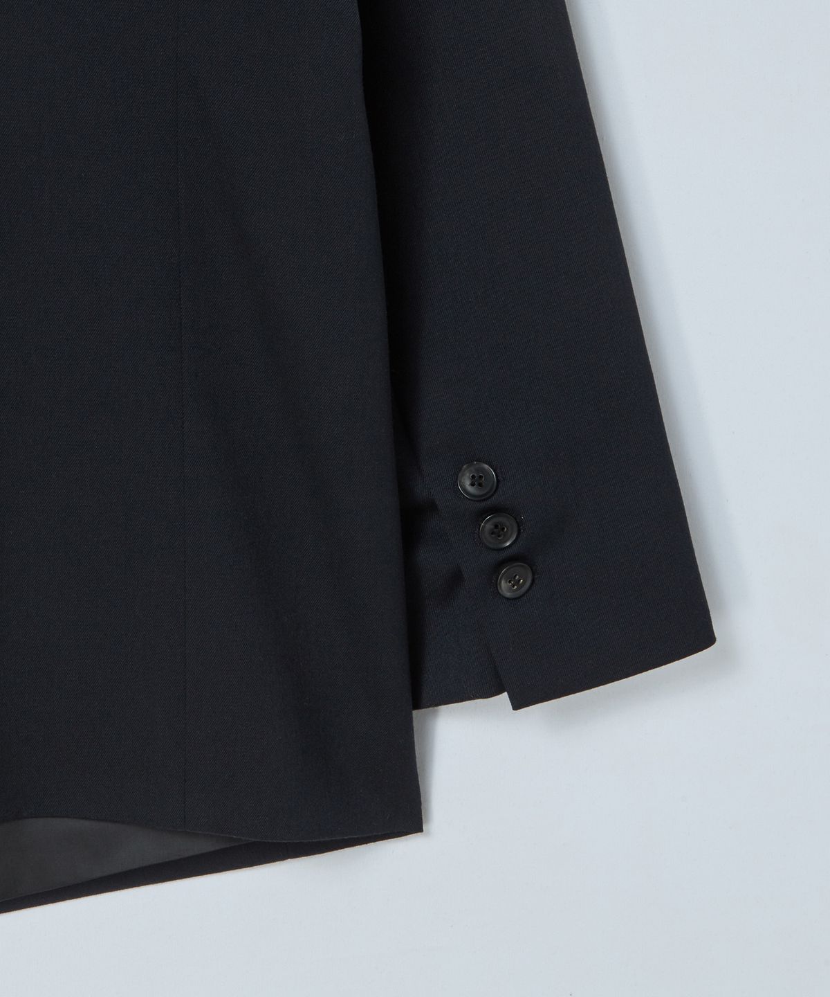 비욘드클로젯(BEYOND CLOSET) [COLLECTION LINE] 아티잔 테일러드 울 자켓 네이비