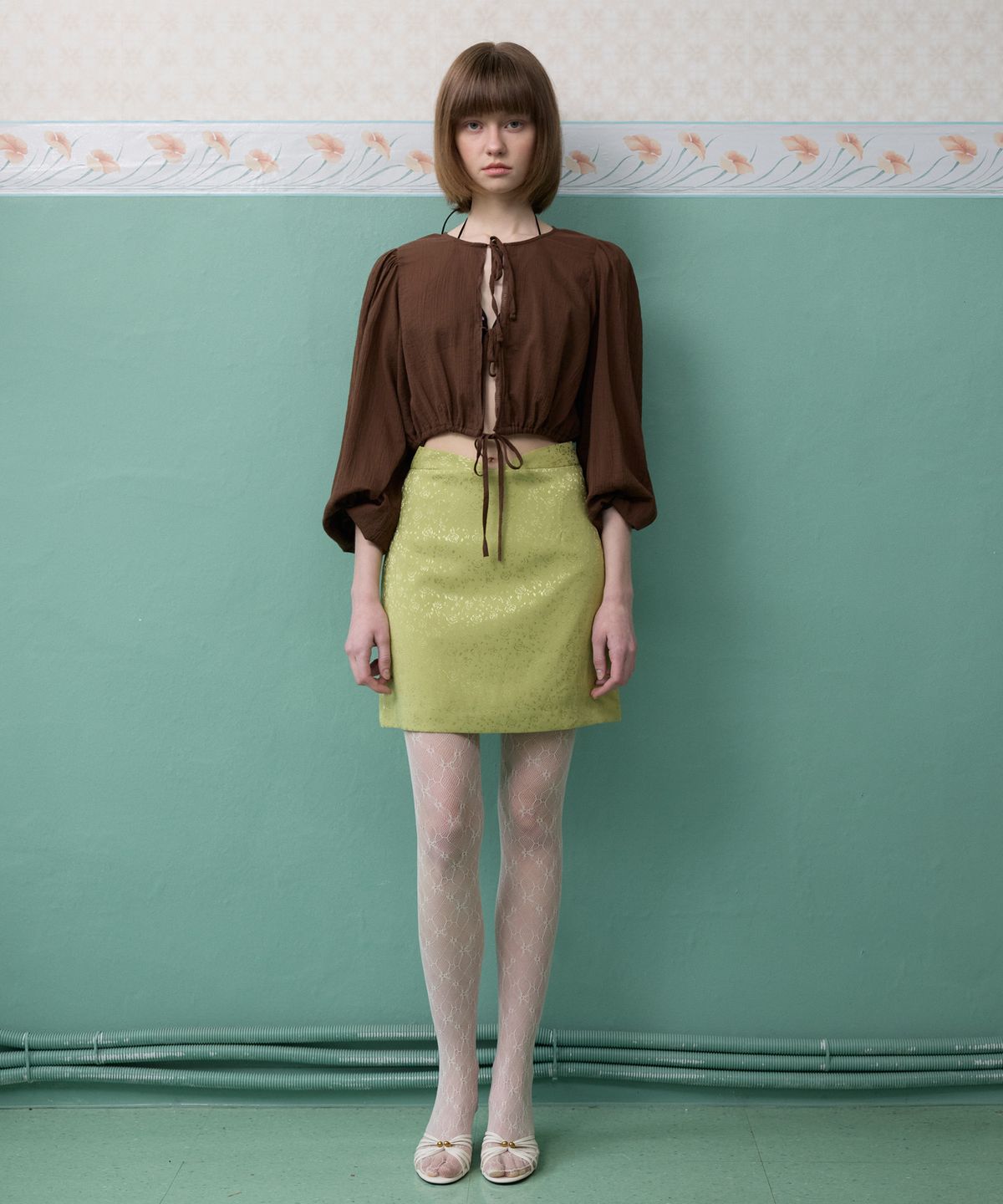 뮈르뮈르(MURMURE) 브이 자가드 샤틴 미니 스커트_Jacquard Satin Skirt
