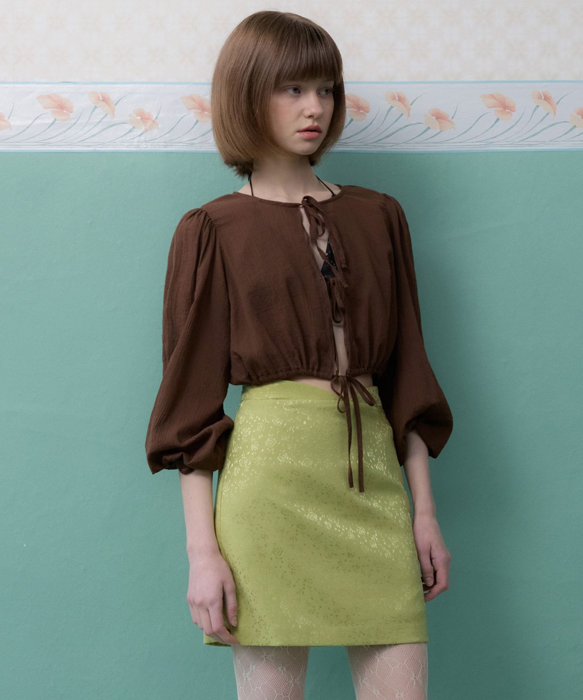 뮈르뮈르(MURMURE) 브이 자가드 샤틴 미니 스커트_Jacquard Satin Skirt