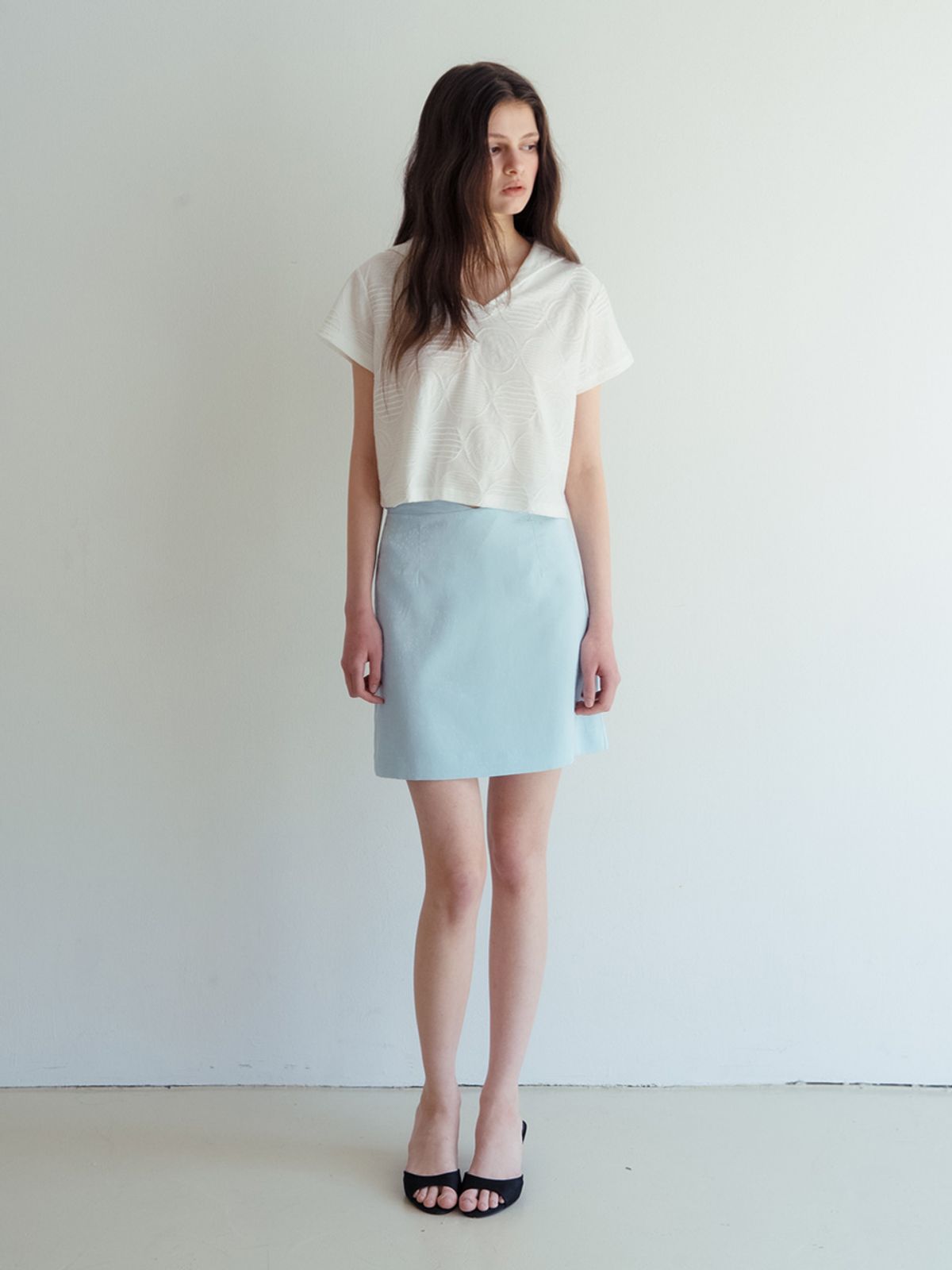 뮈르뮈르(MURMURE) 브이 자가드 샤틴 미니 스커트_Jacquard Satin Skirt