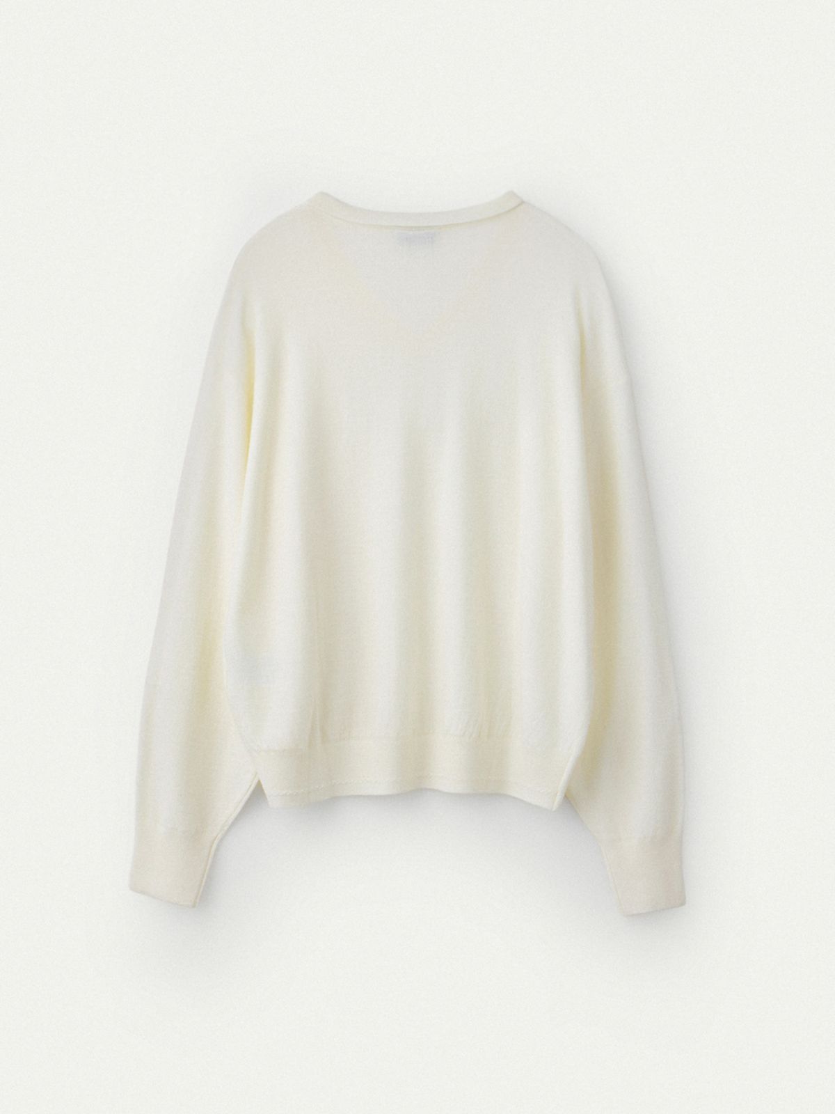 우마뭉(UMARMUNG) Extra Fine Merino Wool V Neck Pullover_Ivory
