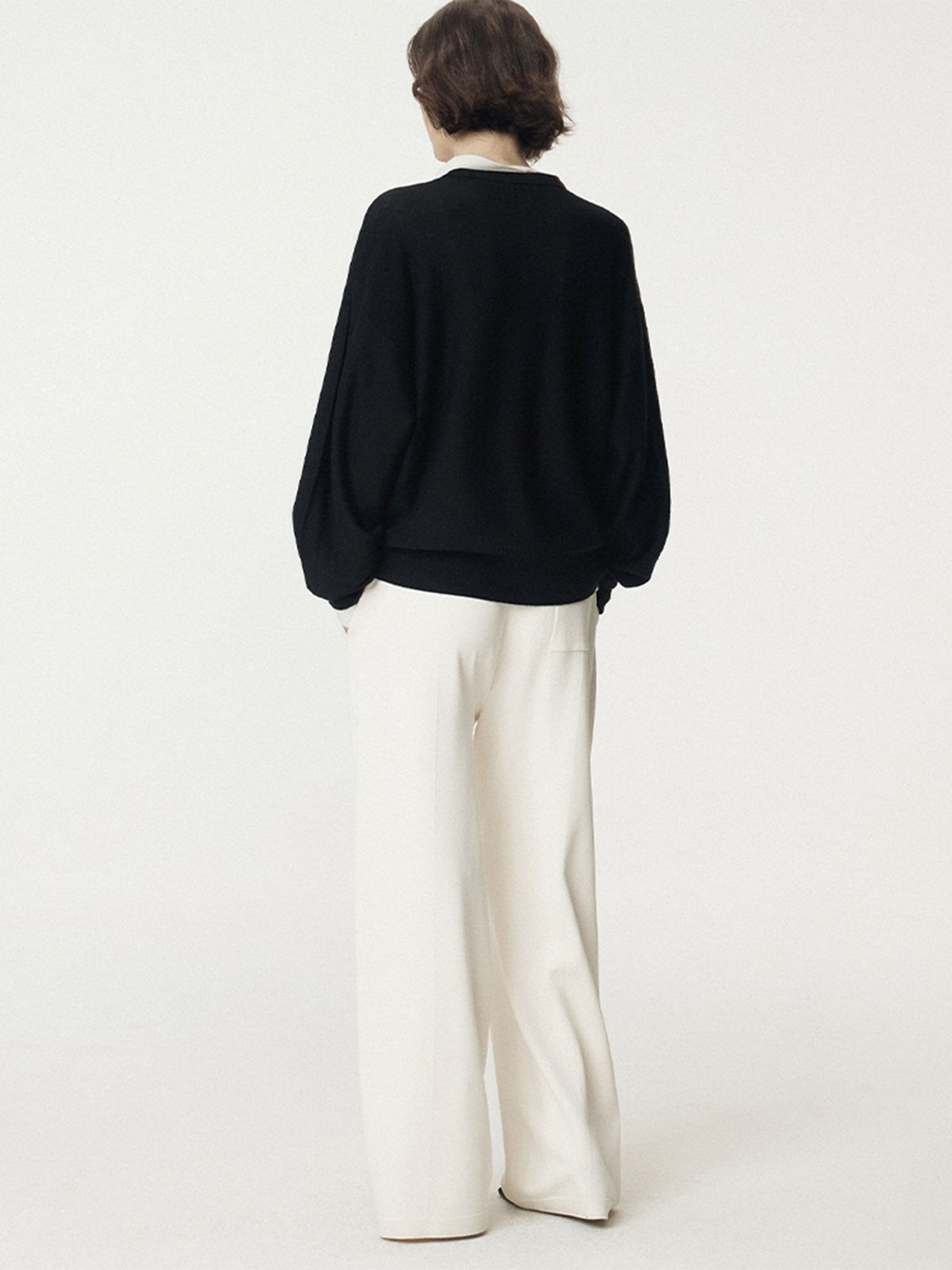 우마뭉(UMARMUNG) Center Lined Wide Fit Pants_Ivory