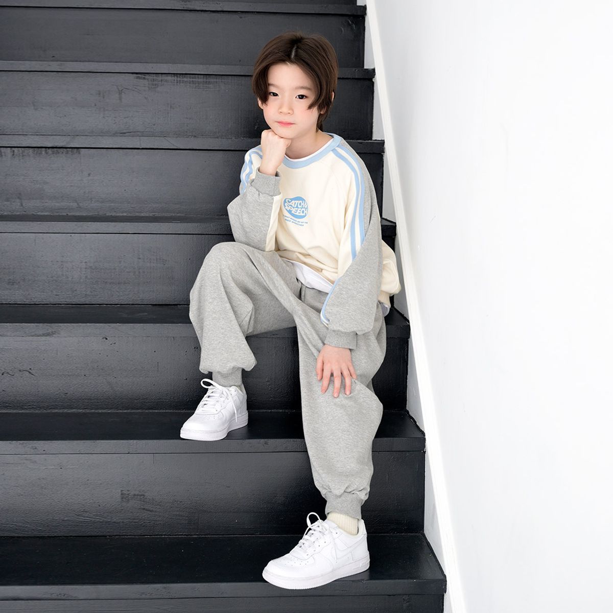 붐붐키즈(BOOMBOOMKIDS) SS26A07 모션트랙셋업