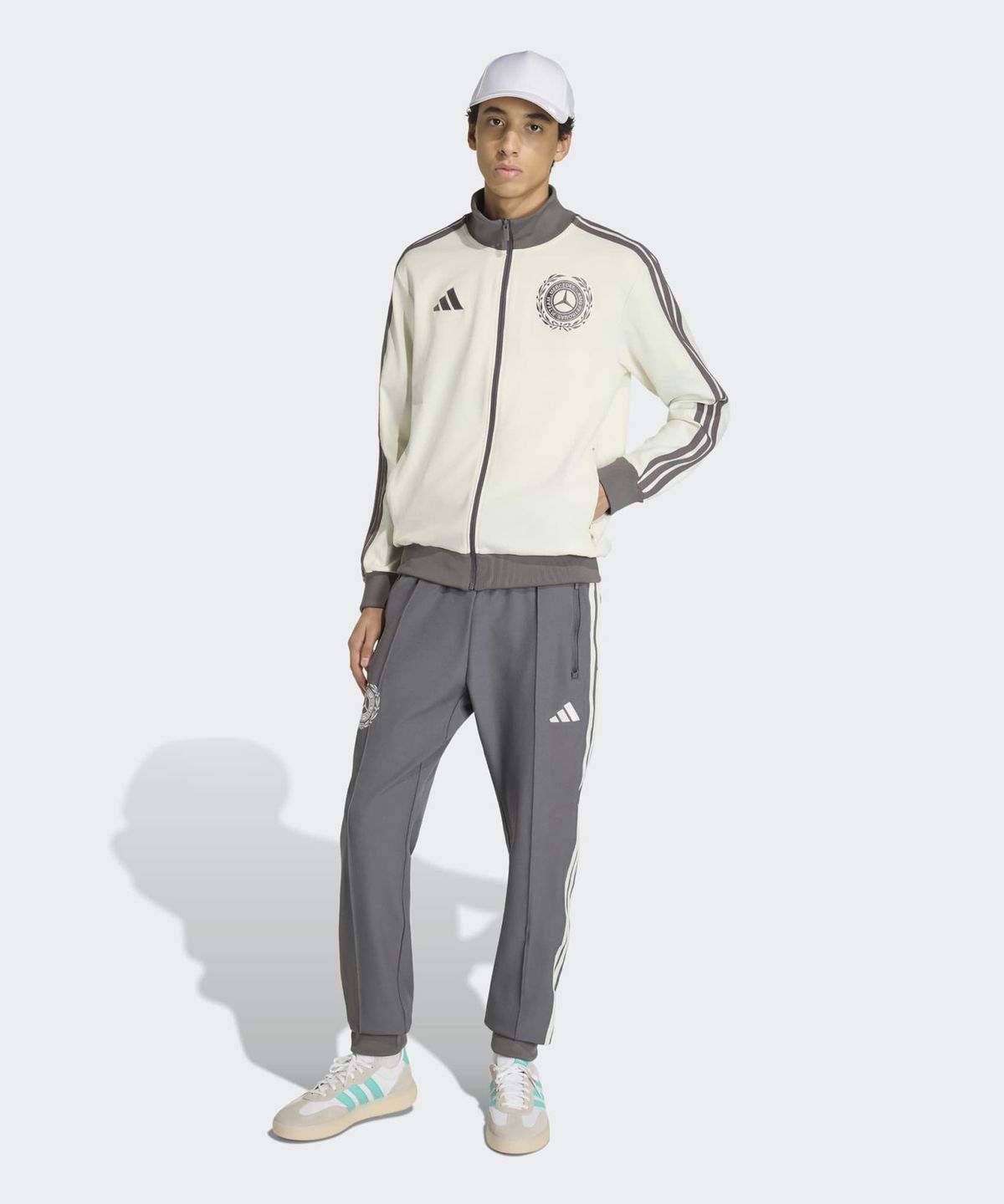 아디다스(ADIDAS) 메르세데스 AMG 페트로나스 포뮬러 1 팀 실버 애로우 아이콘 트랙탑 - 화이트:그레이 / KE8270