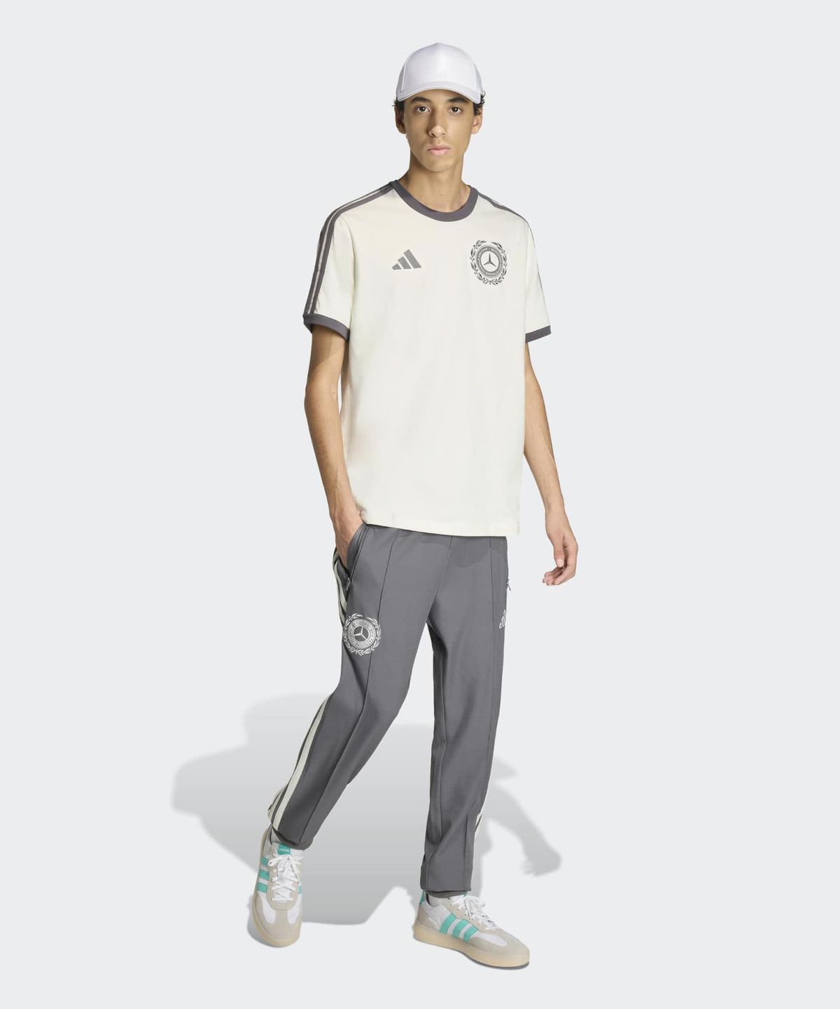 아디다스(ADIDAS) 메르세데스 AMG 페트로나스 포뮬러 1 팀 실버 애로우 아이콘 티 - 화이트:그레이 / KE8275