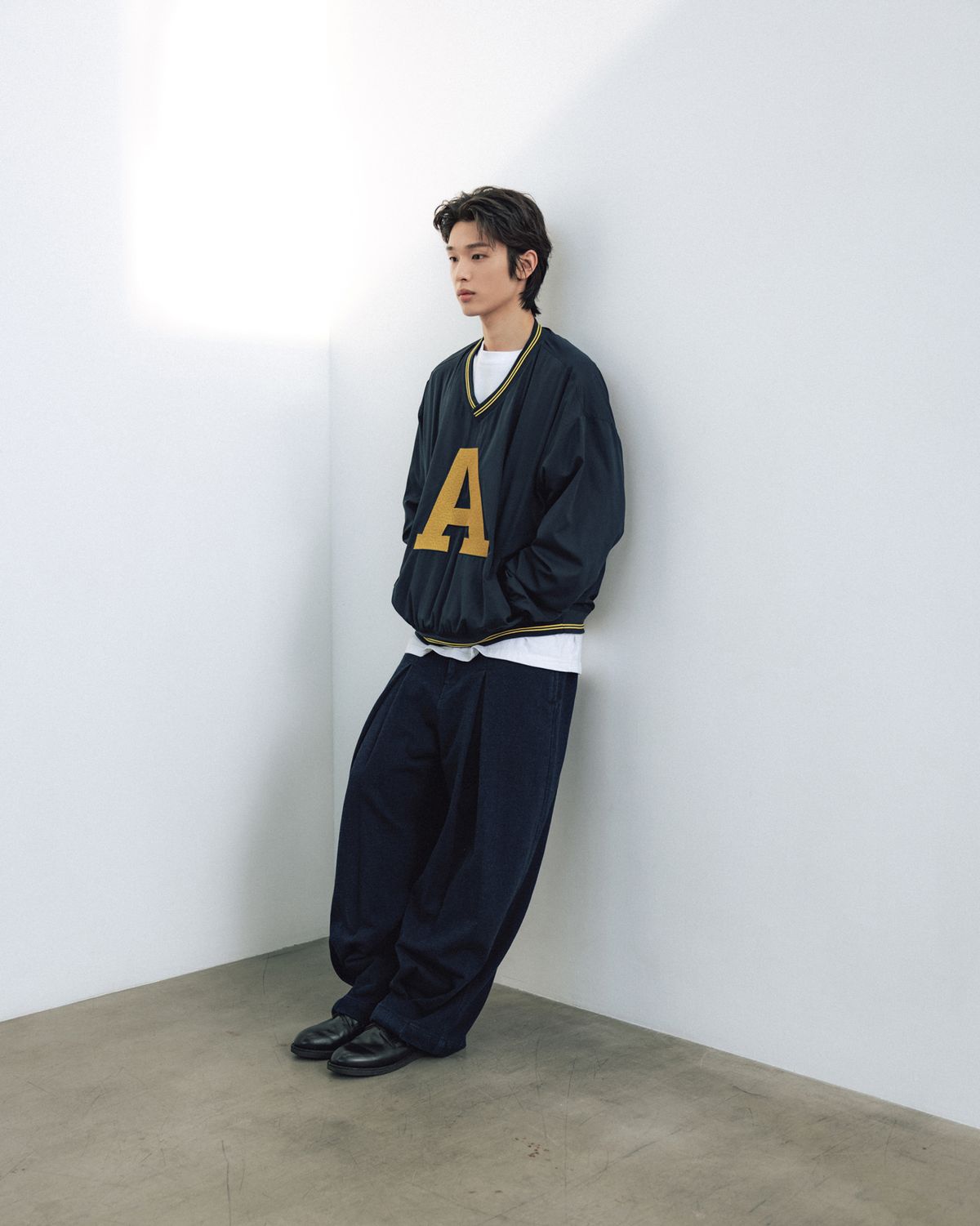 앵글런(ANGLAN) Lettermen Nylon Pullover - Navy