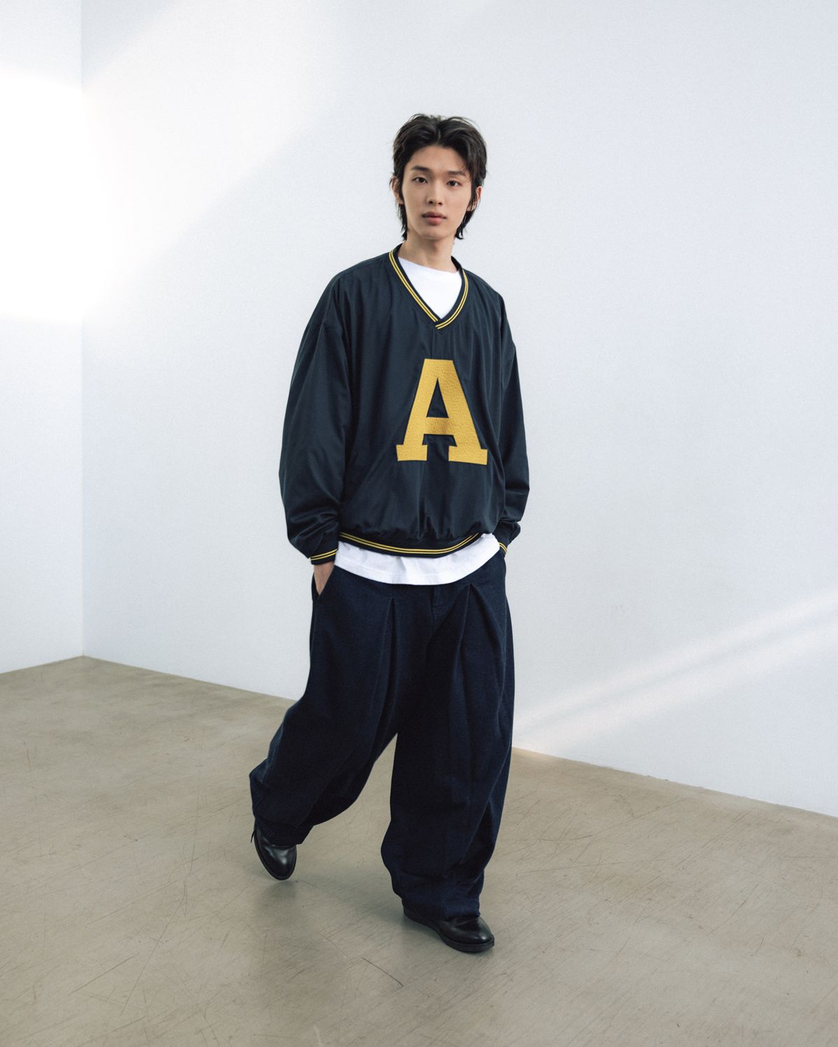 앵글런(ANGLAN) Lettermen Nylon Pullover - Navy