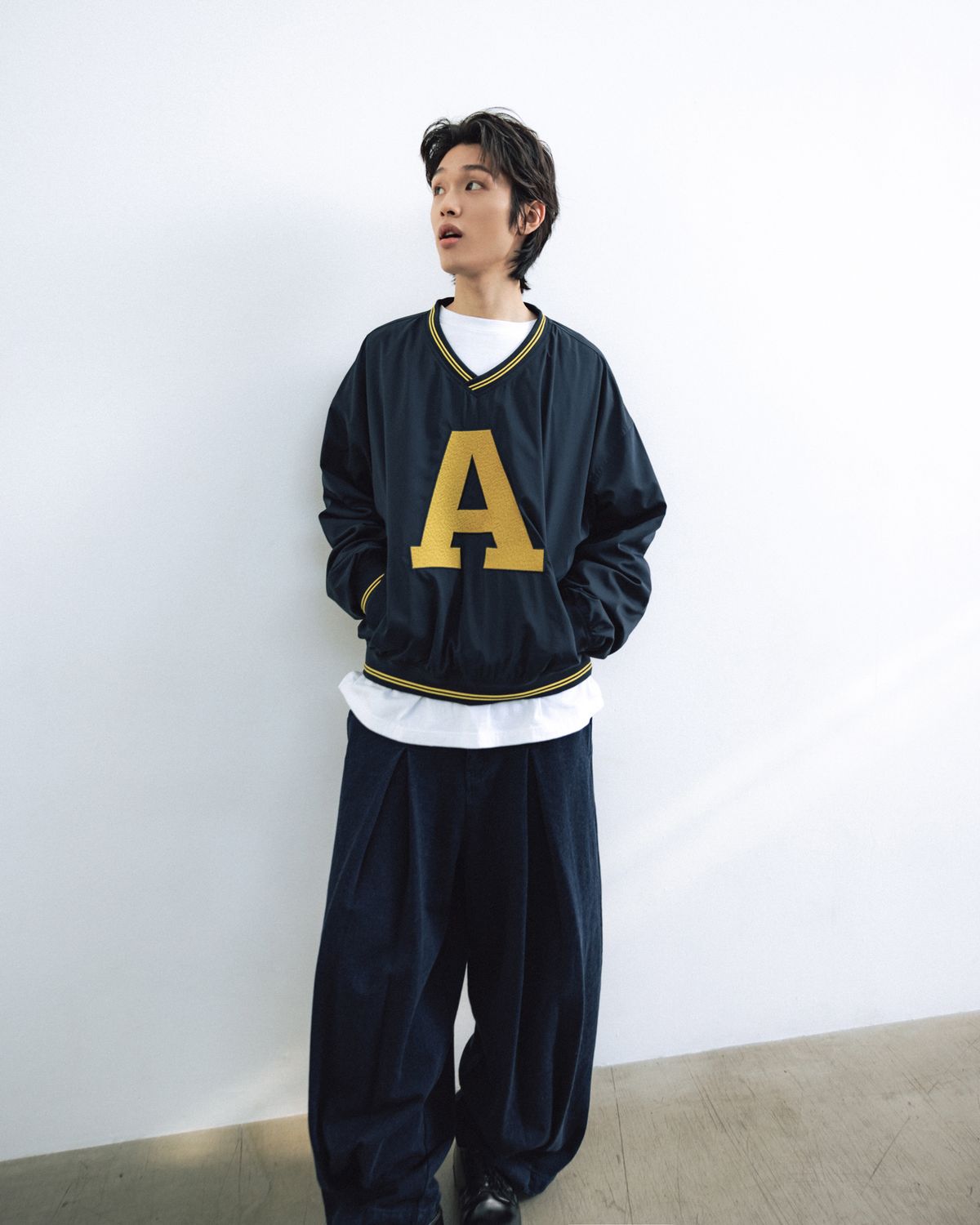 앵글런(ANGLAN) Lettermen Nylon Pullover - Navy