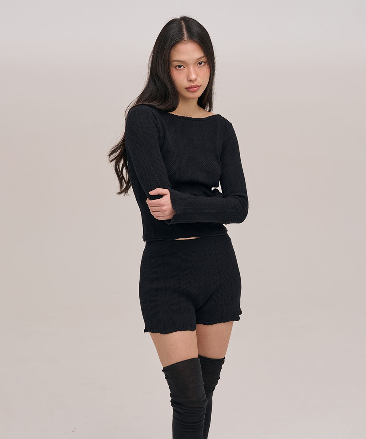 졸리앙볼(JOLIEENVOL) POINTELLE KNIT TOP (BLACK)