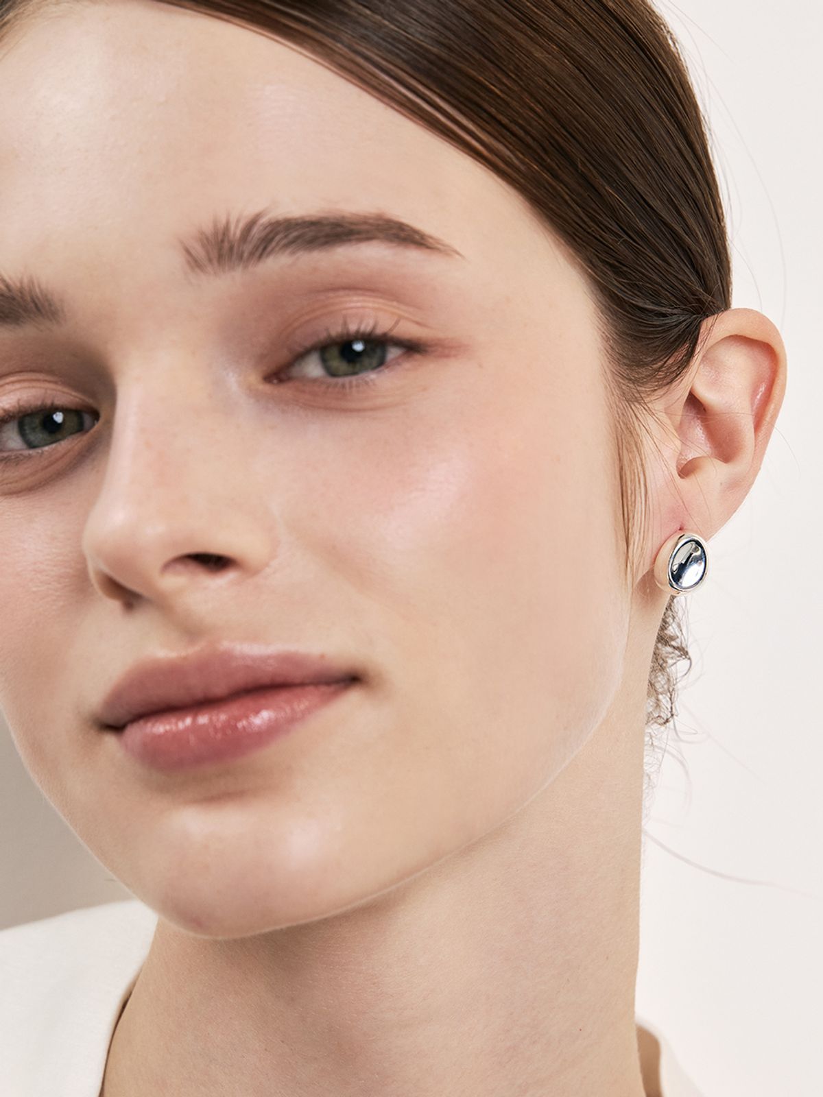 헤이(HEI) hollow form stud earring
