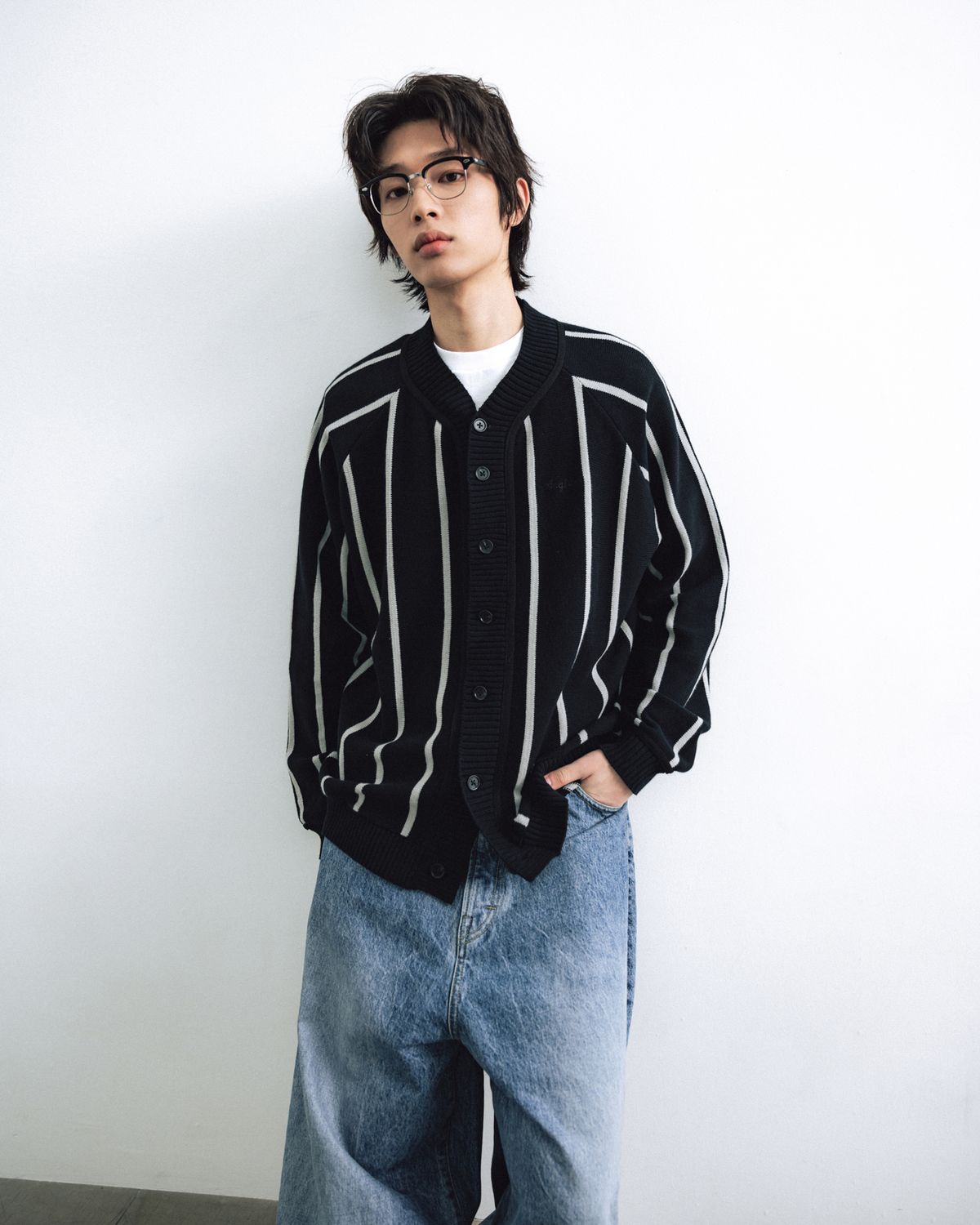 앵글런(ANGLAN) Varsity Raglan Knit Cardigan - Black