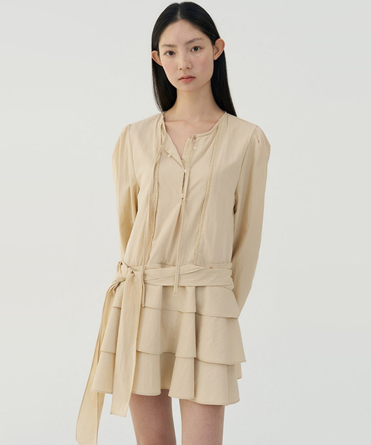 타버트(TARVERT) Flowy Tiered Frill Dress - Light Beige
